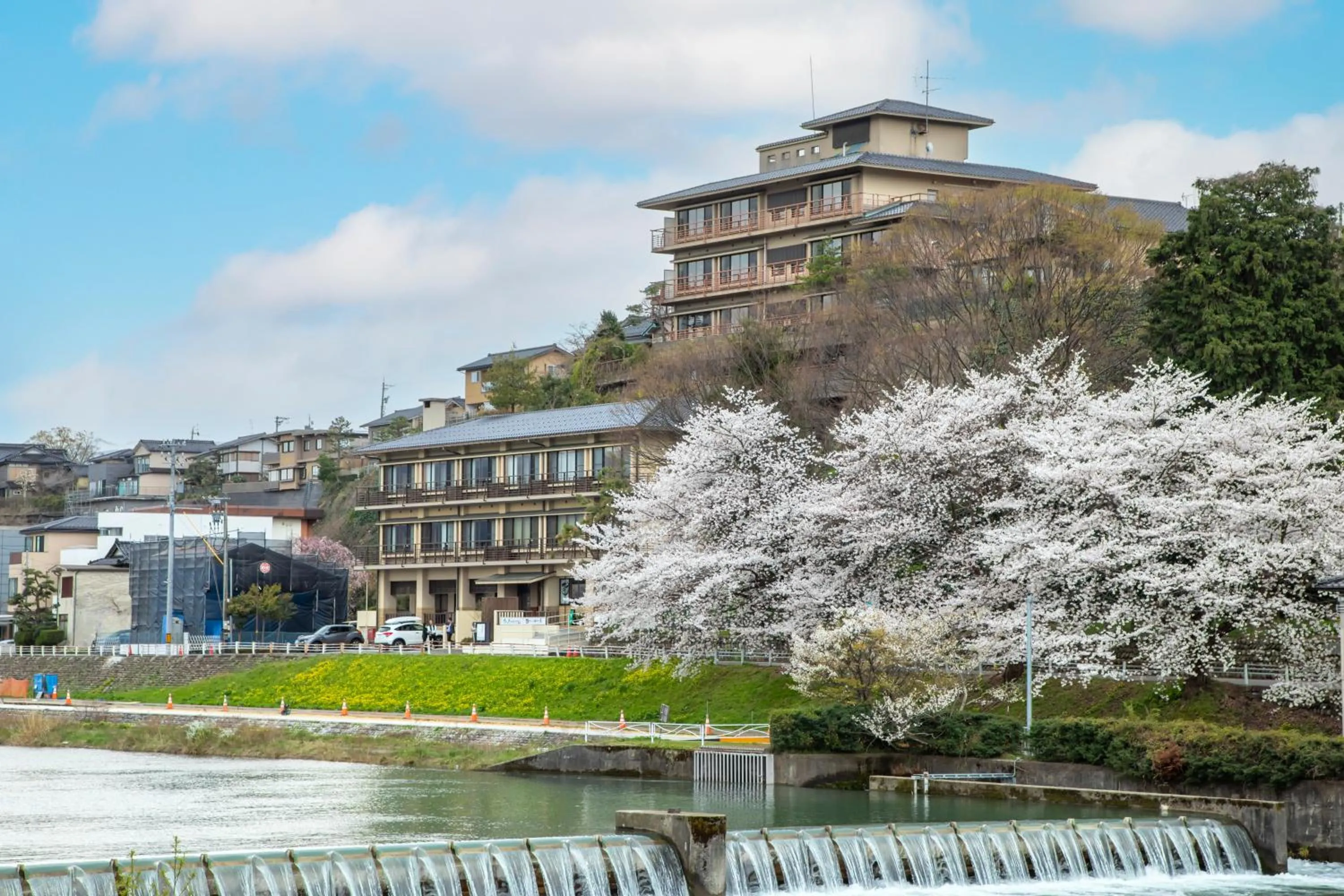 Property building in Yuyaruru Saisai