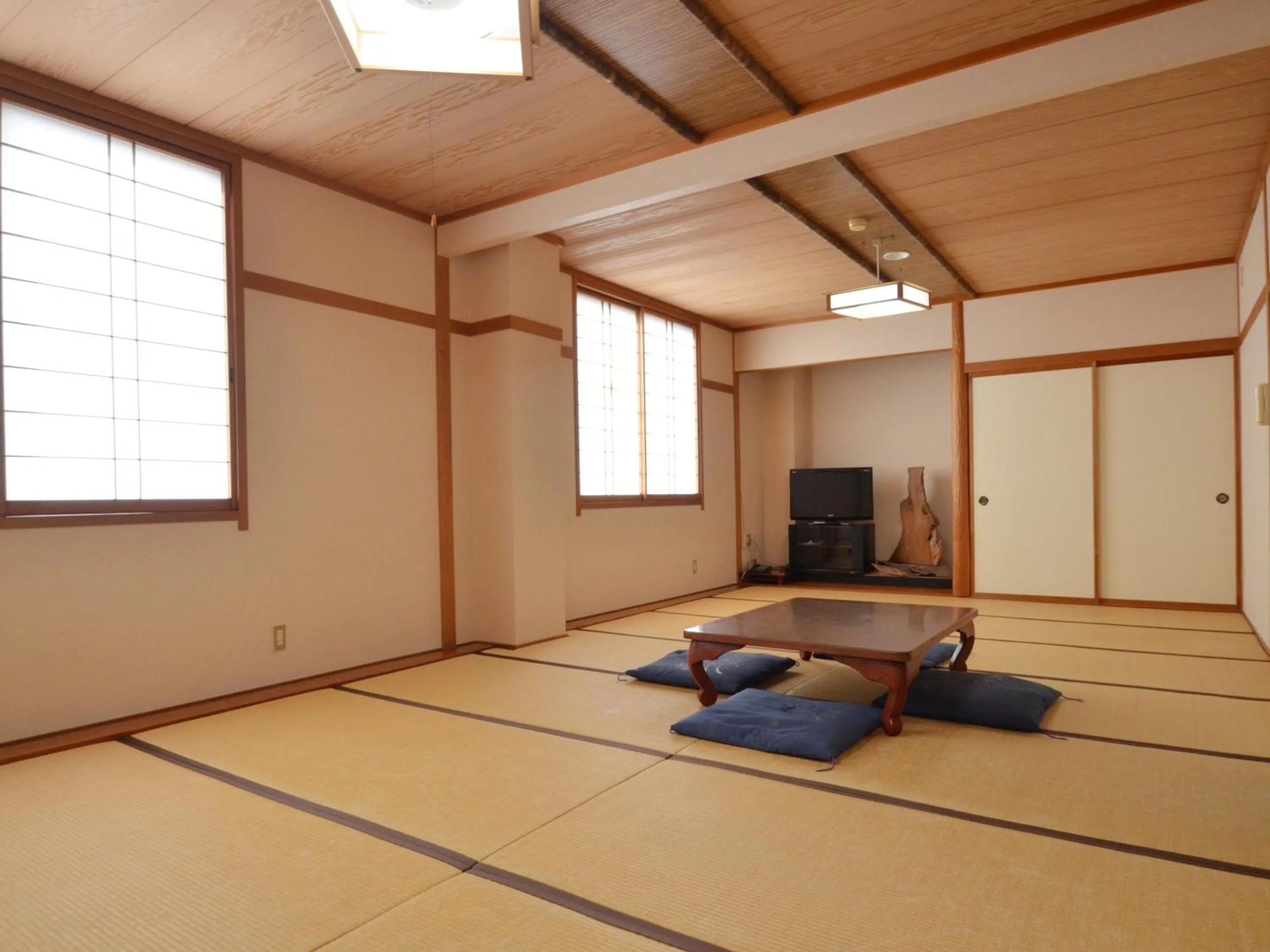 Photo of the whole room in Houei Ryokan