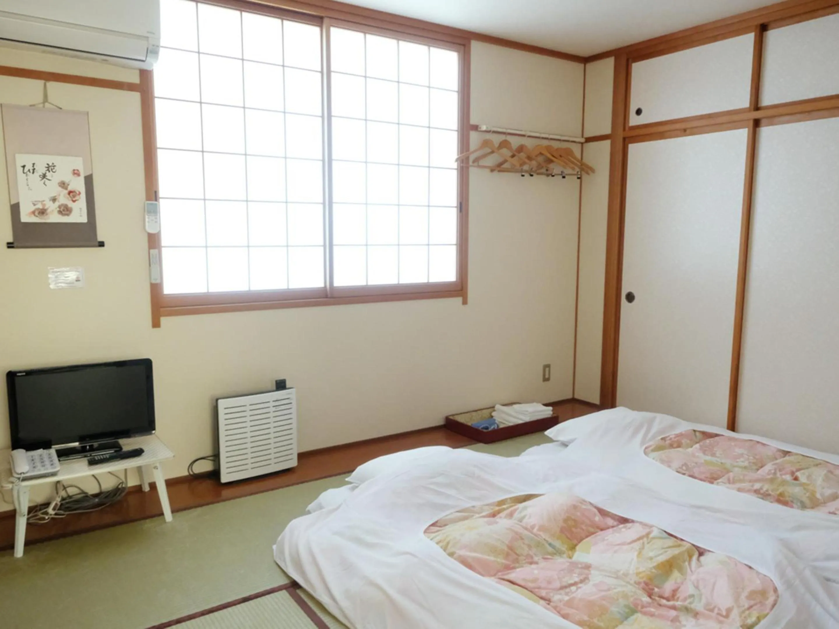 Photo of the whole room, Bed in Houei Ryokan