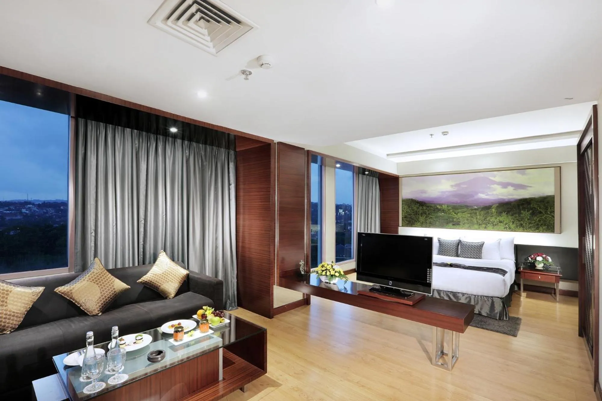 Living room in Grand Candi Hotel