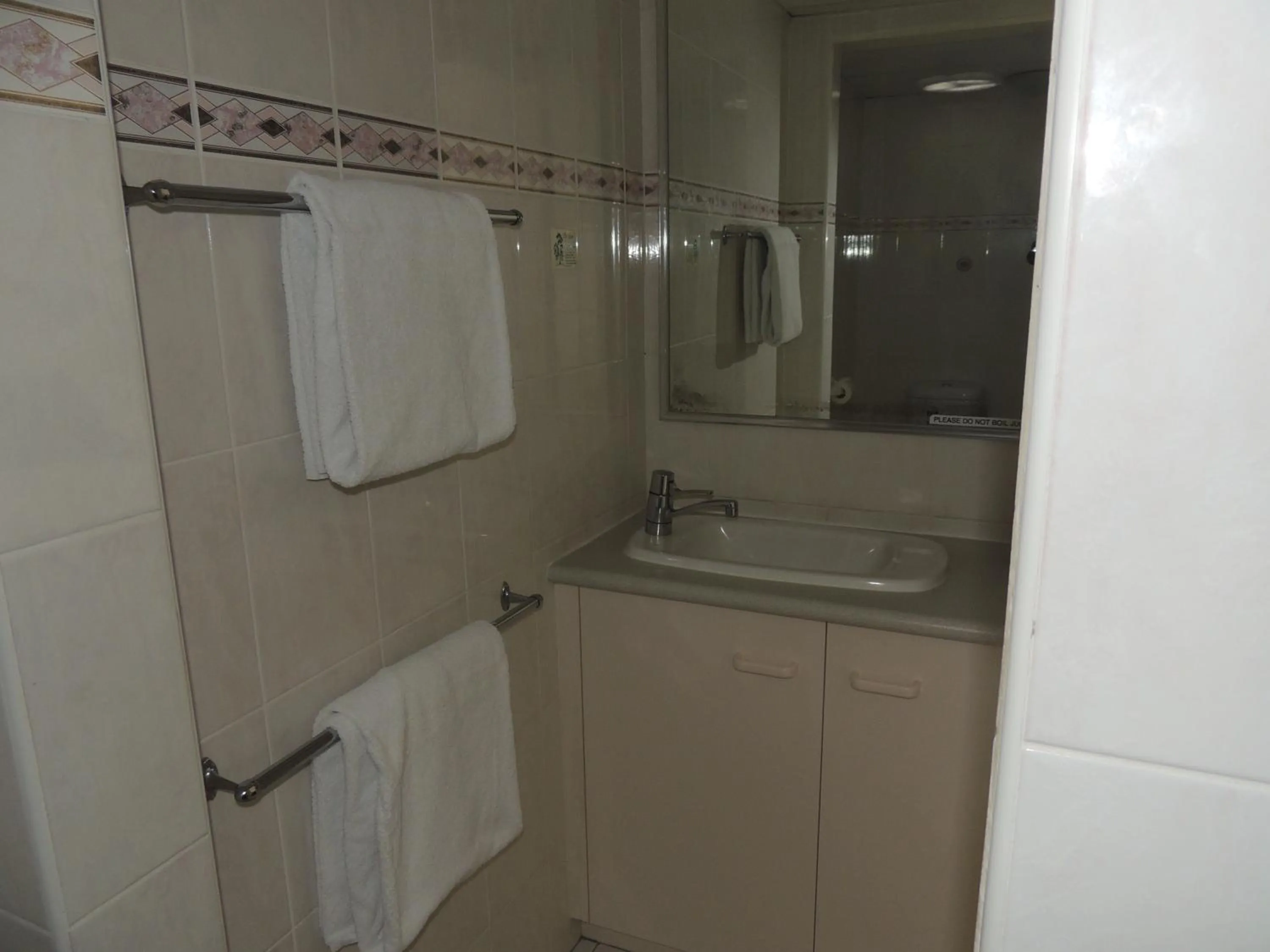 Bathroom in Comfort Inn Premier