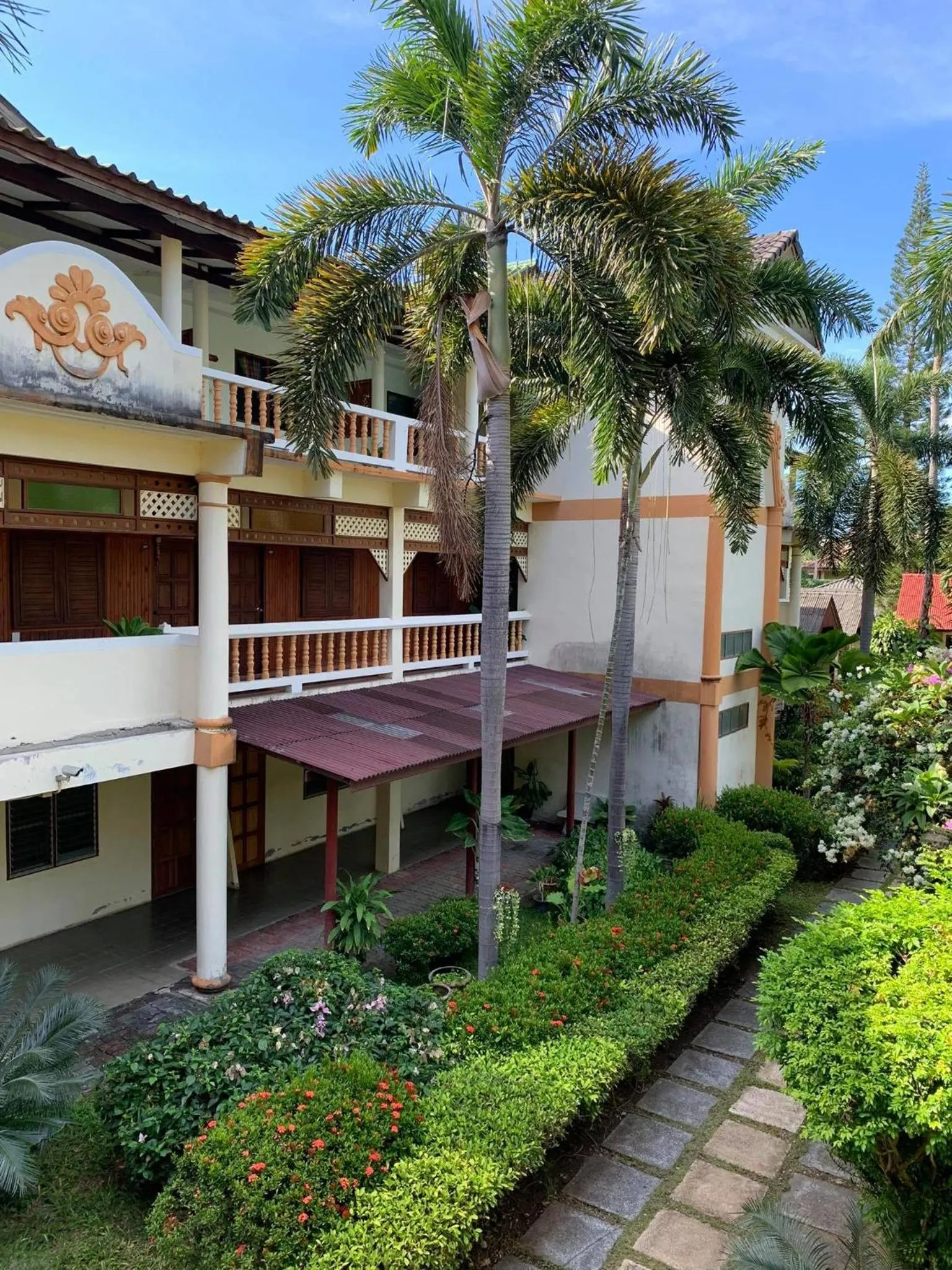 Property building in Rattana Guesthouse & Bungalow