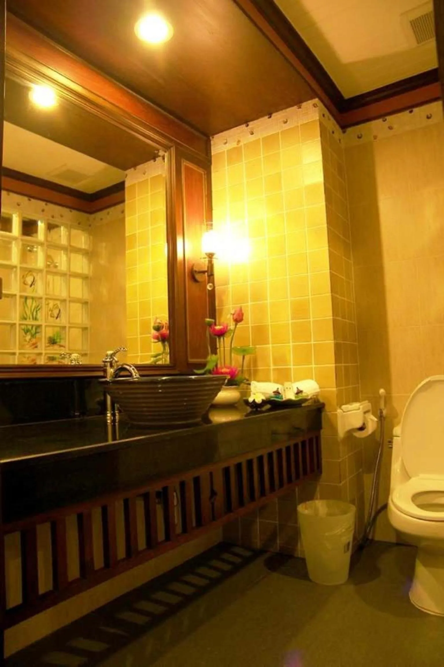 Bathroom in P.P. Palmtree Resort
