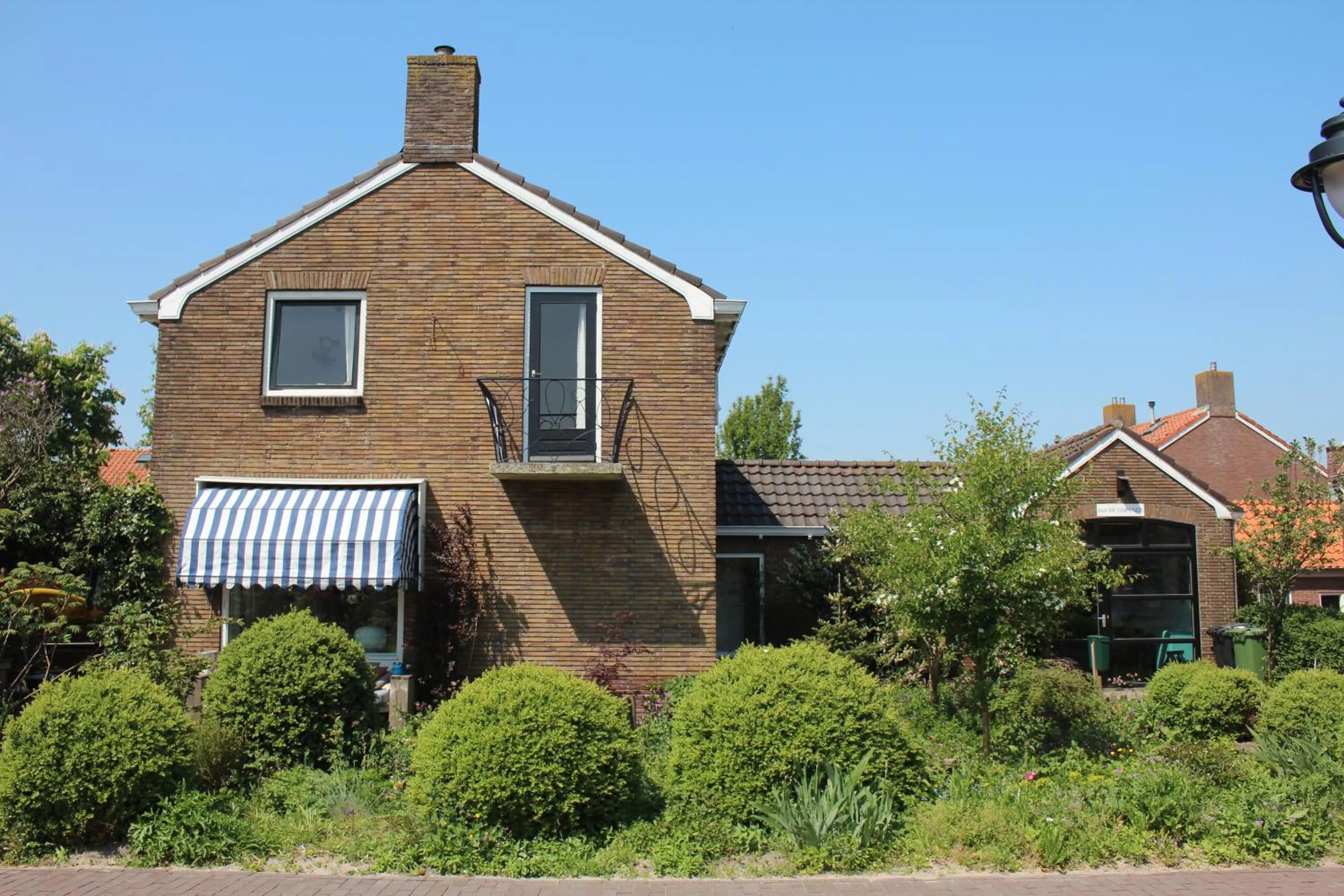 Facade/entrance in B&B de Garaazje