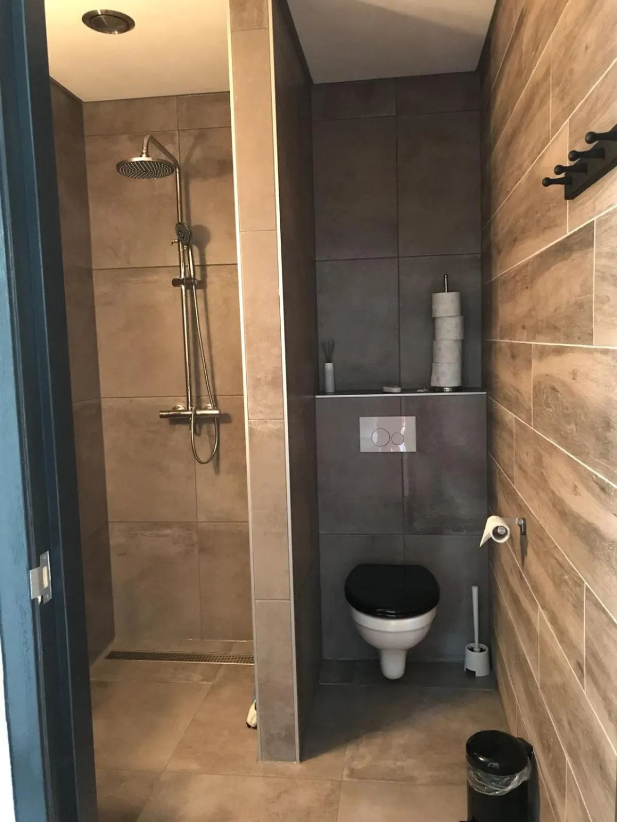 Shower in B&B de Garaazje