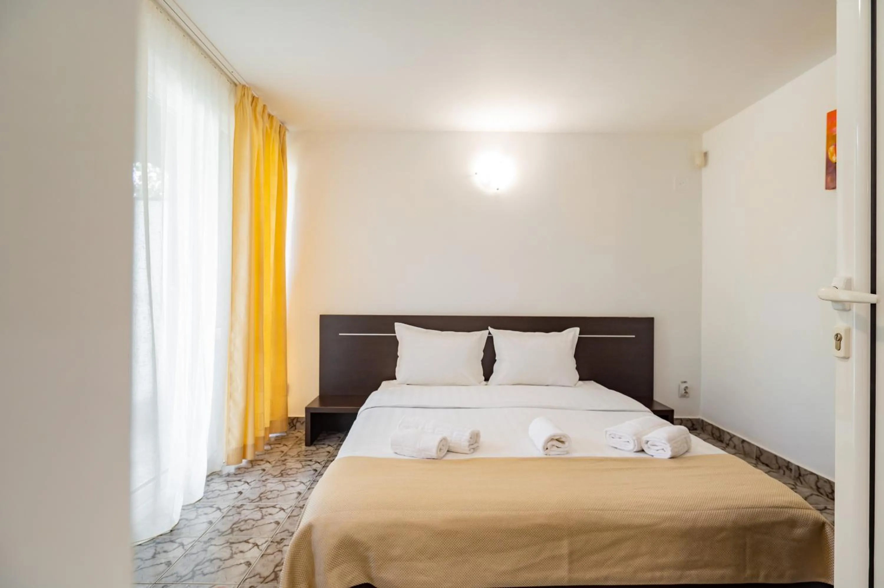 Bed in Complex Paloma Coral