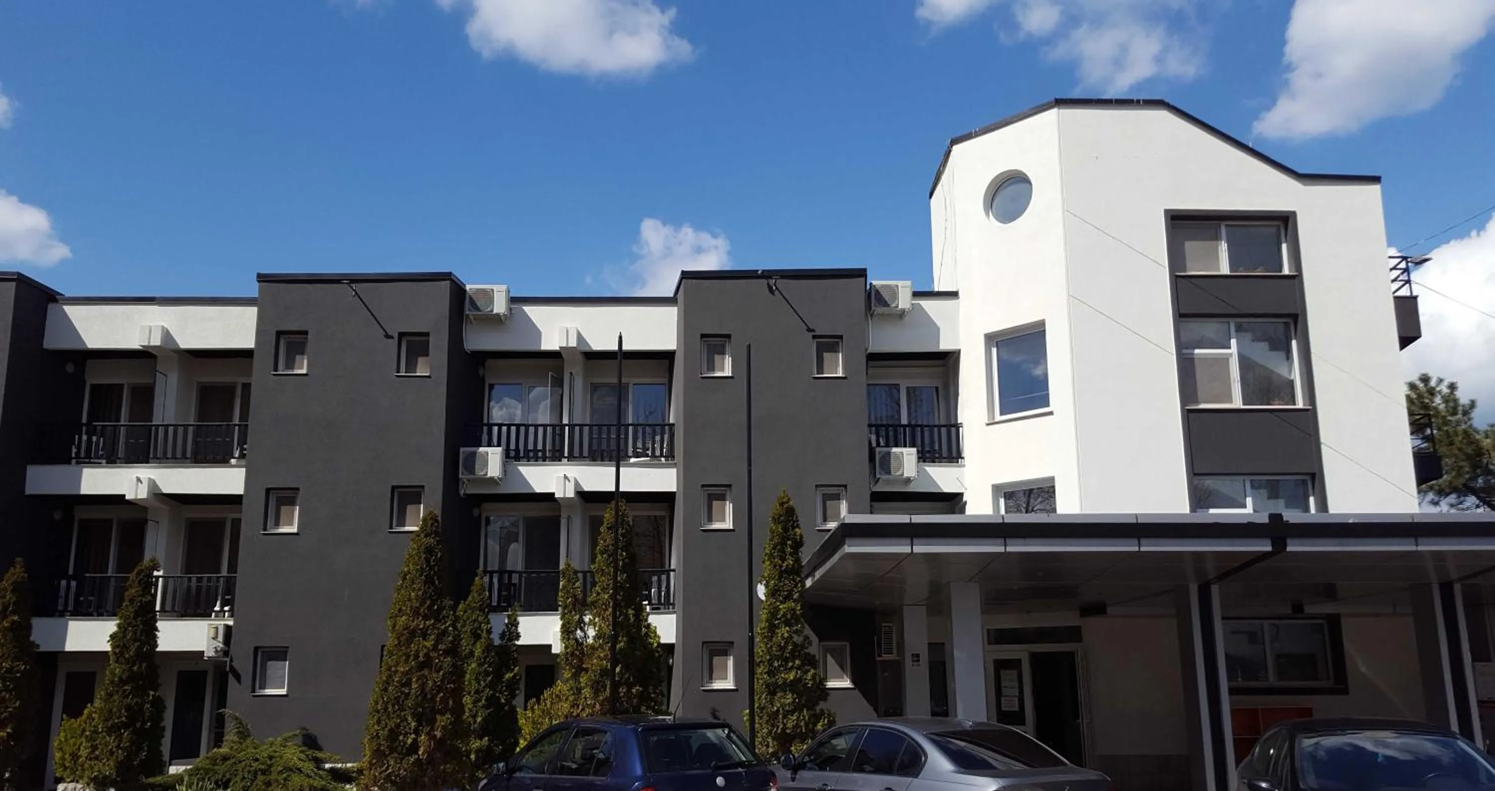 Facade/entrance in Complex Paloma Coral