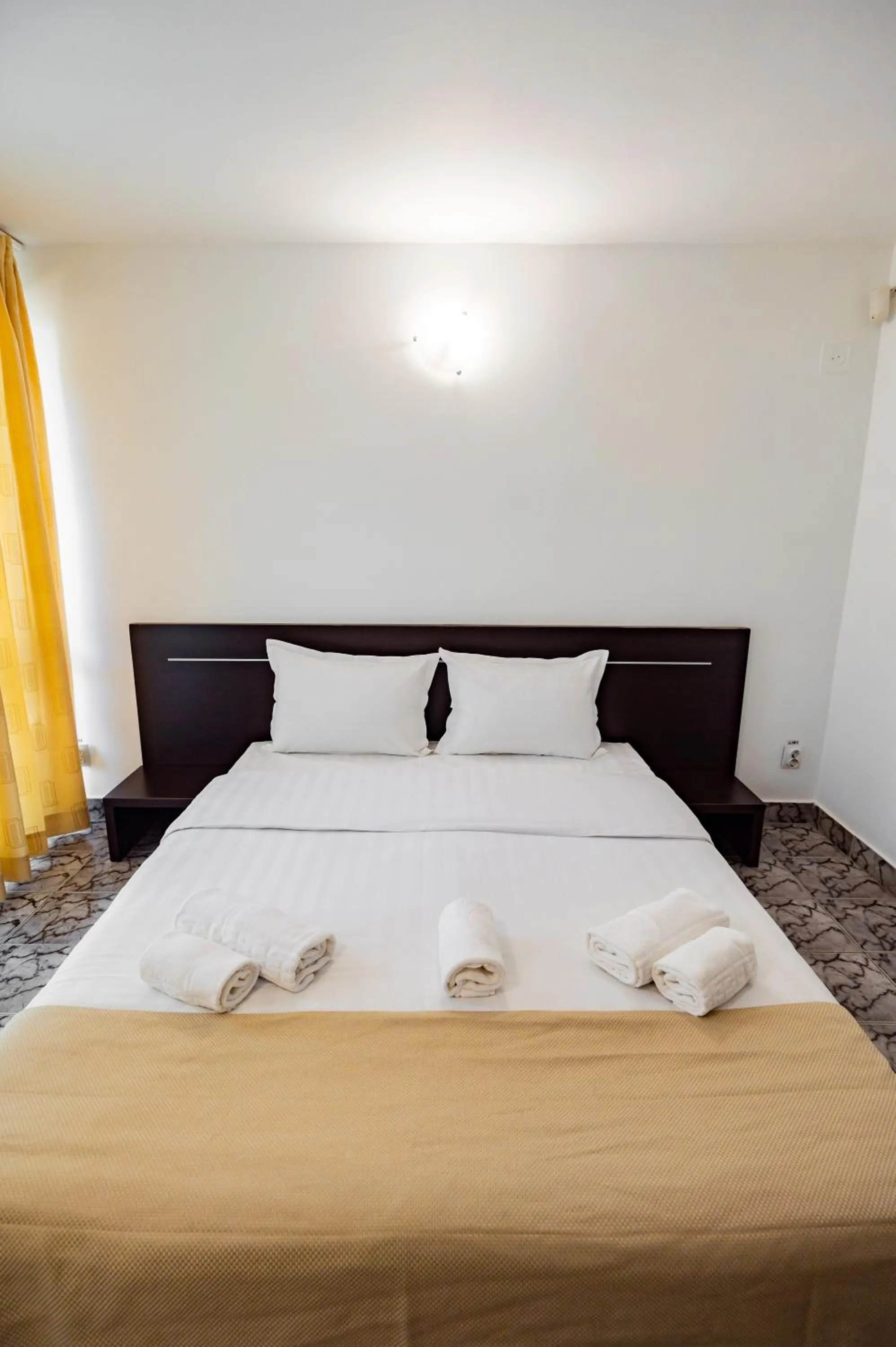 Bed in Complex Paloma Coral