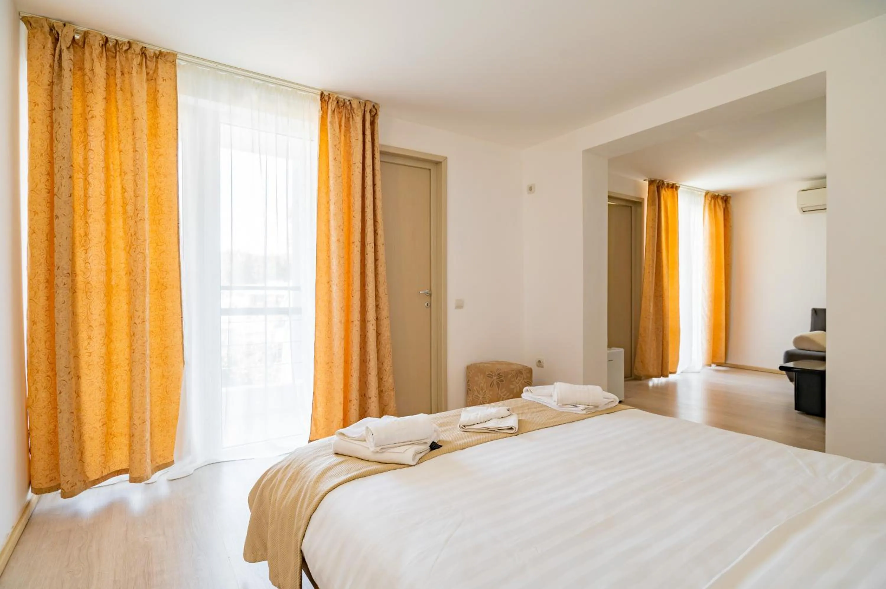 Bed in Complex Paloma Coral