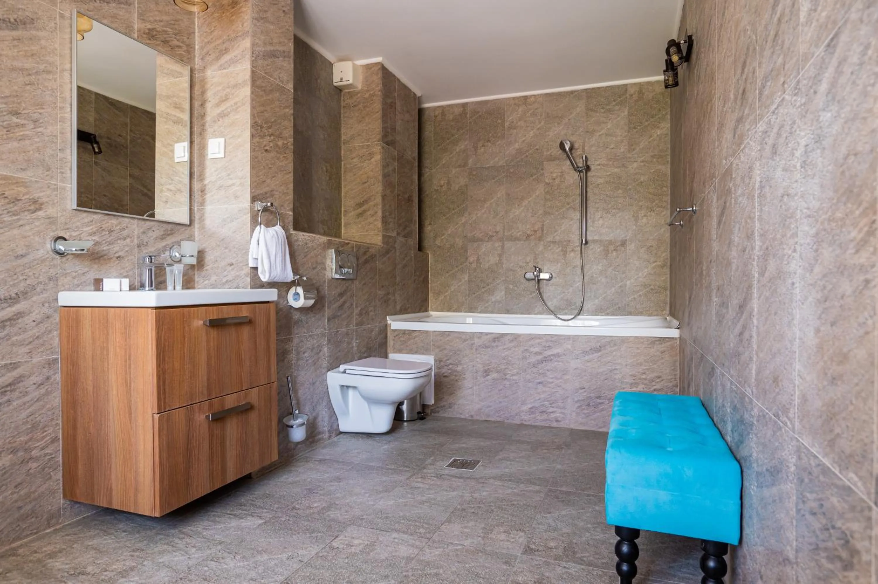 Complex Paloma Coral