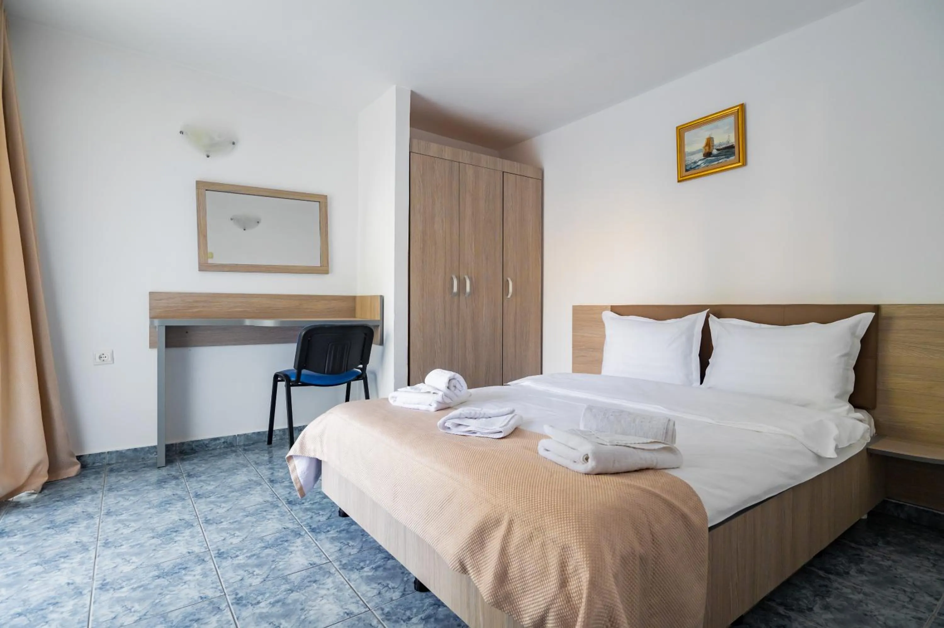 Bed in Complex Paloma Coral