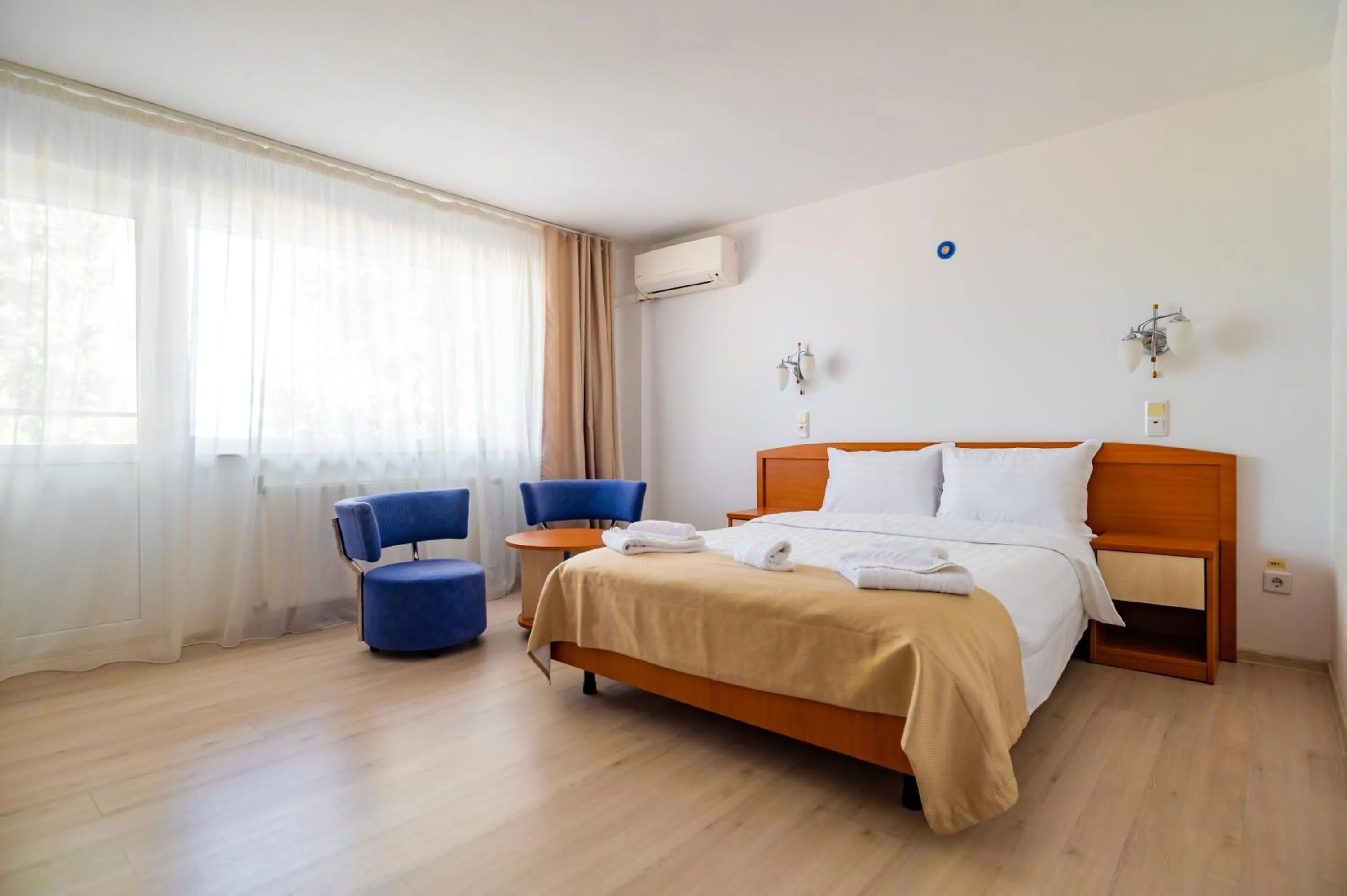 Bed in Complex Paloma Coral