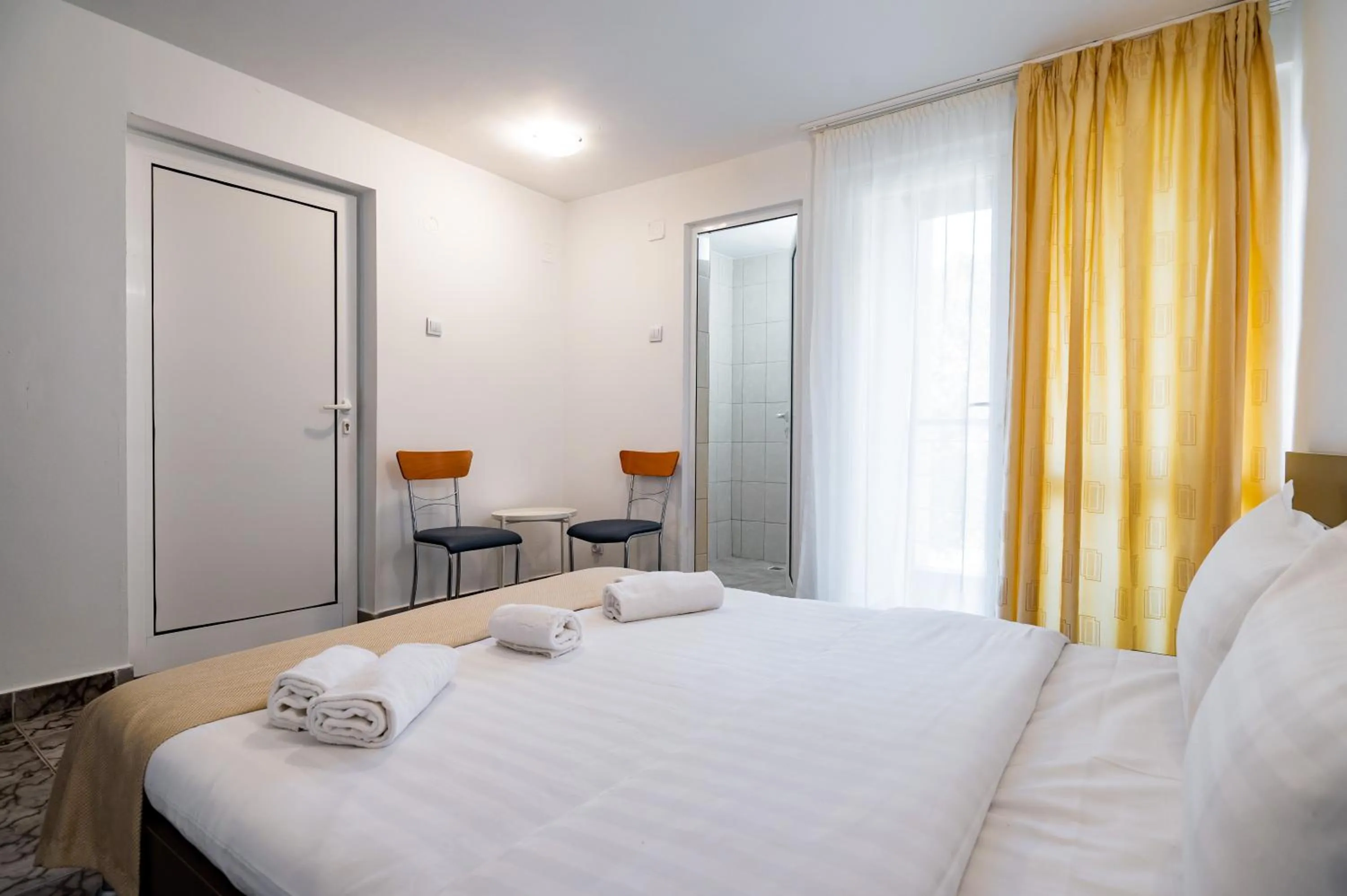 Bed in Complex Paloma Coral