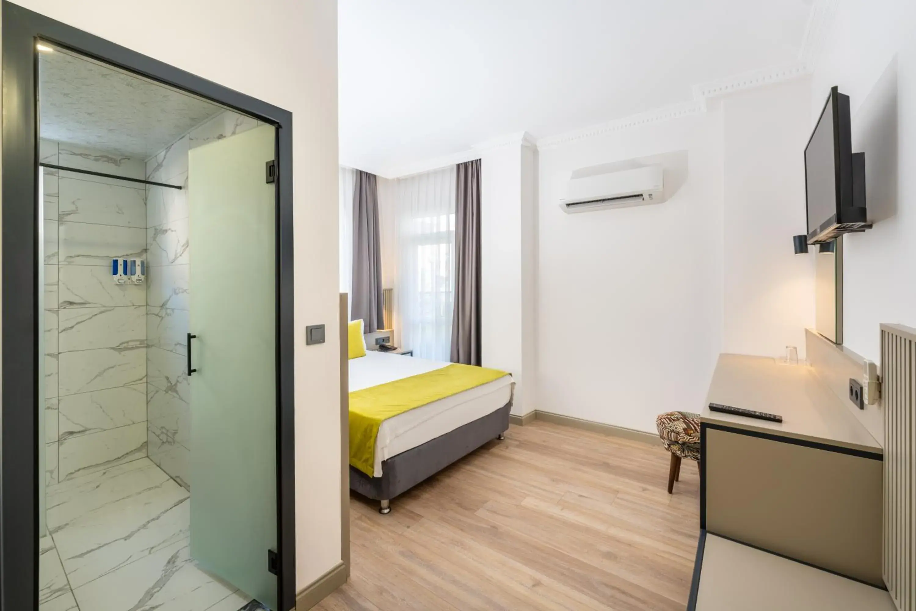 Double Room in Lemon Hotel Double Room in Lemon Hotel