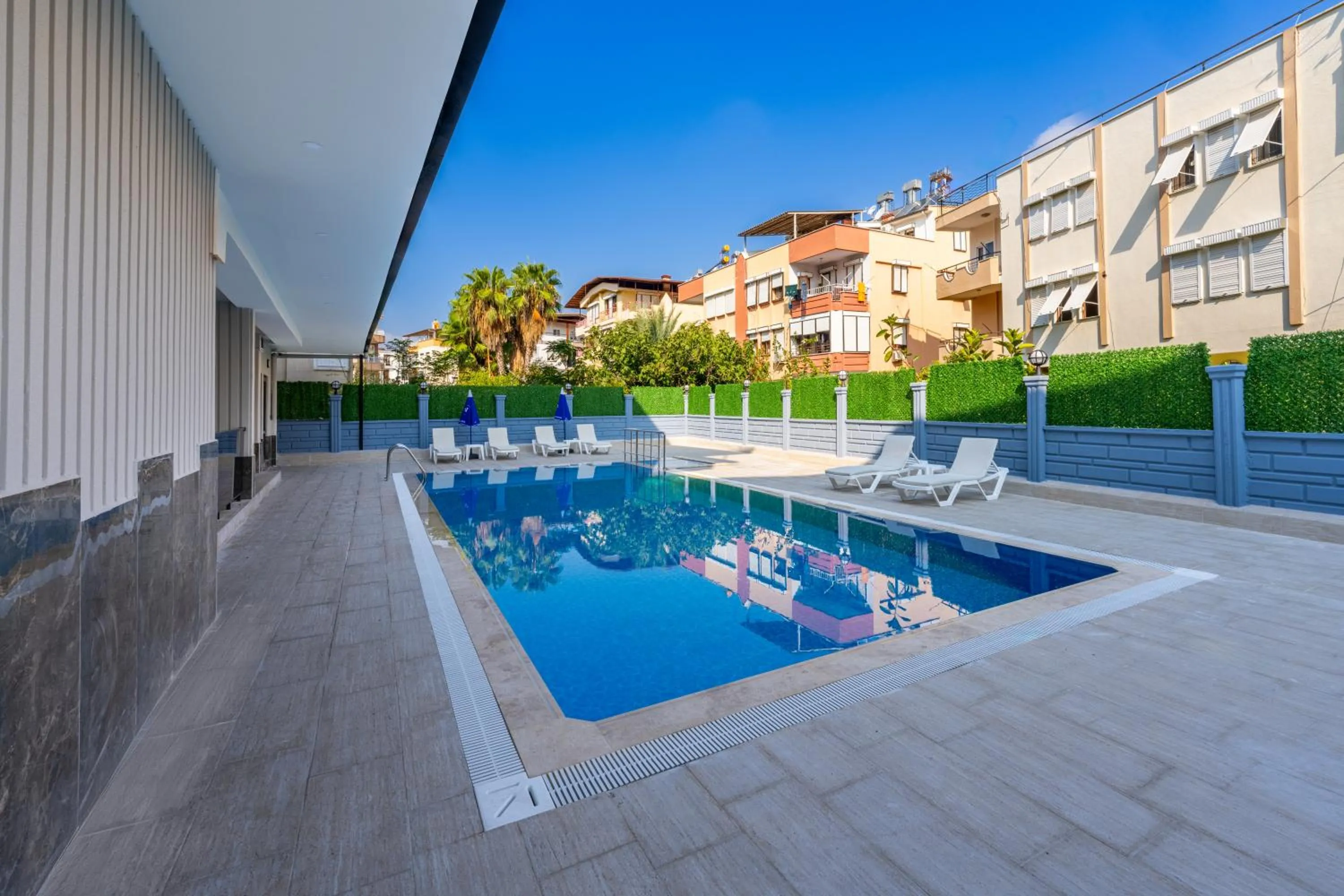 Property building in Lemon Hotel