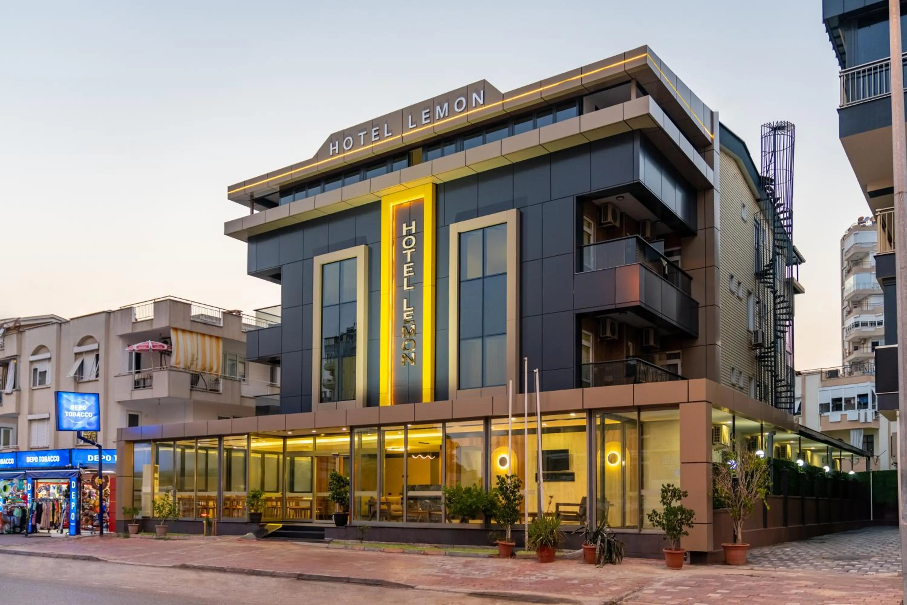 Property building in Lemon Hotel