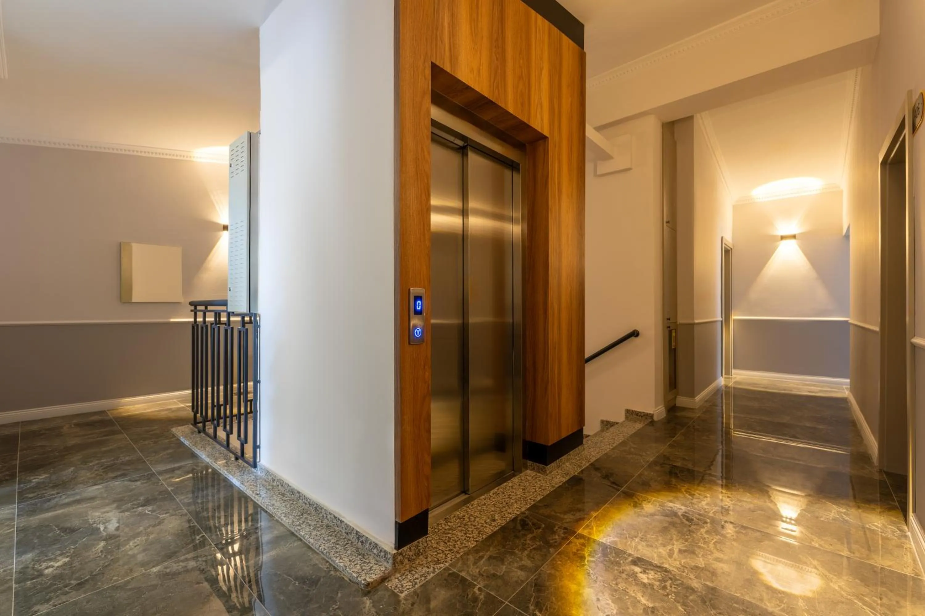 elevator in Lemon Hotel