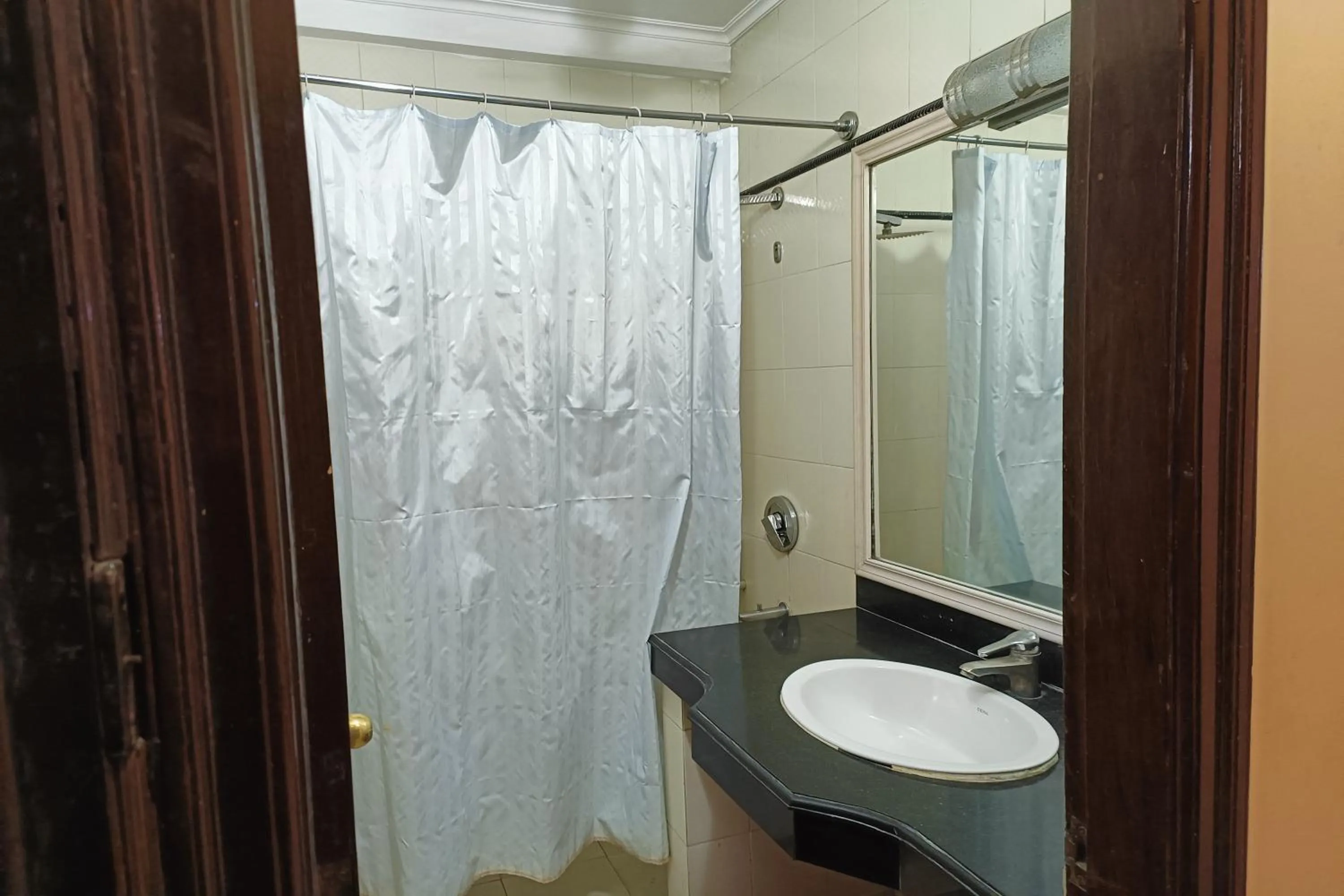 Shower in Hotel Indraprastha