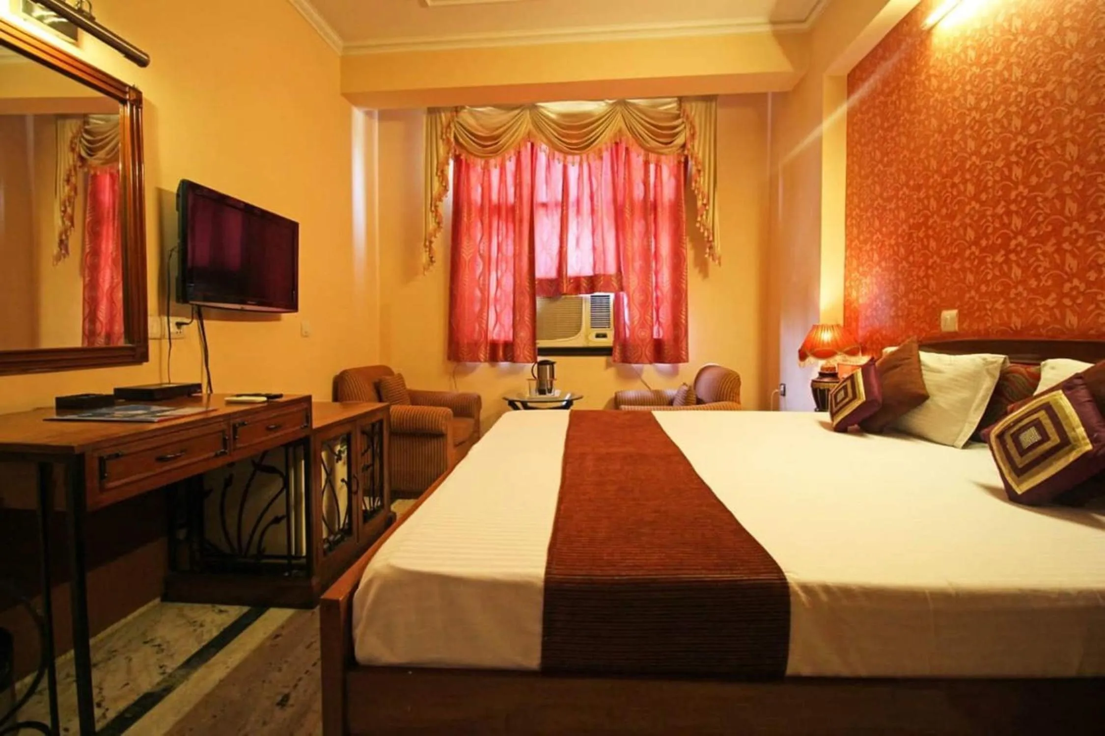 Bed in Hotel Indraprastha