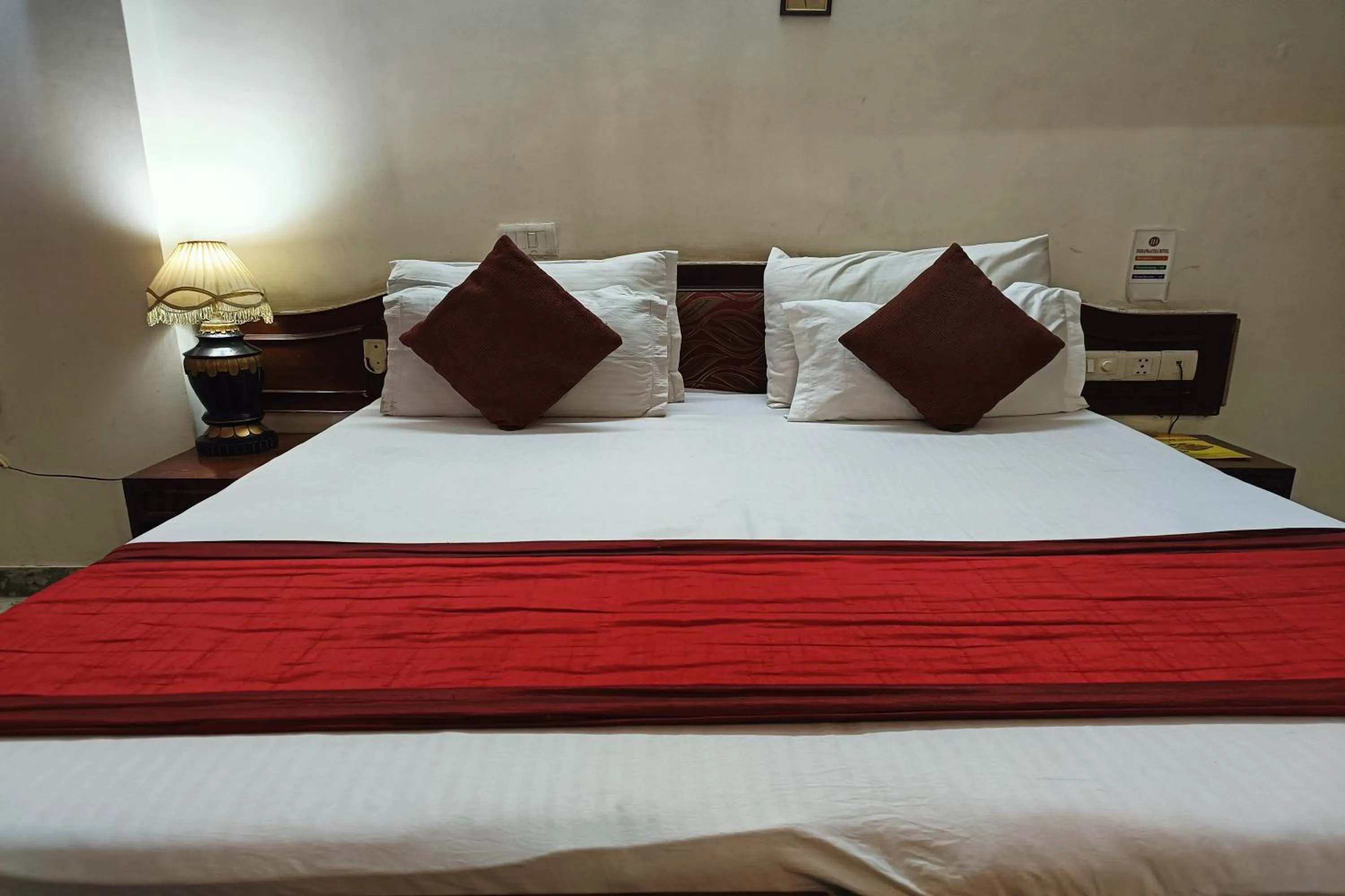 Bed in Hotel Indraprastha