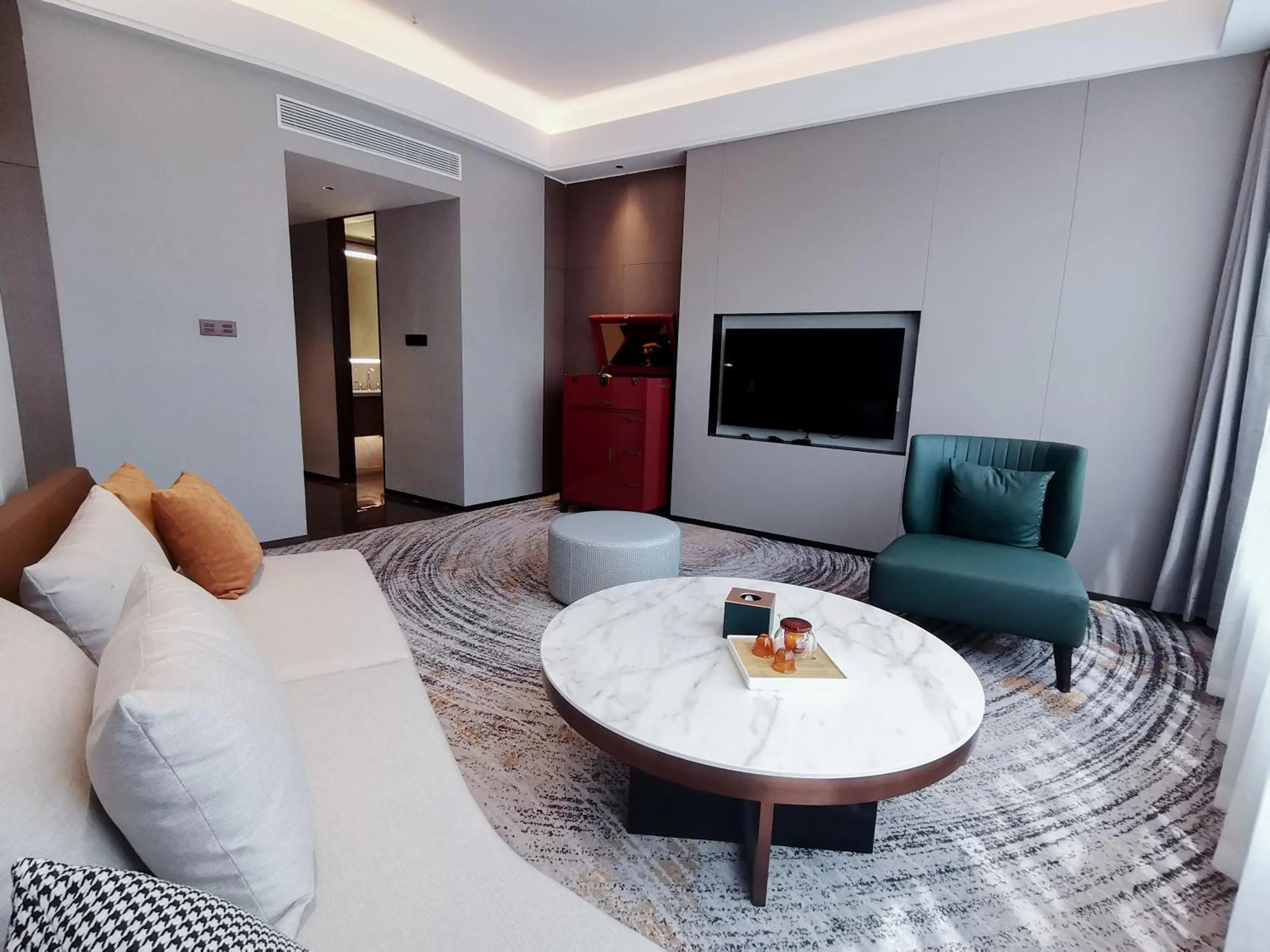 TV and multimedia in Shenzhen Shanghai Hotel