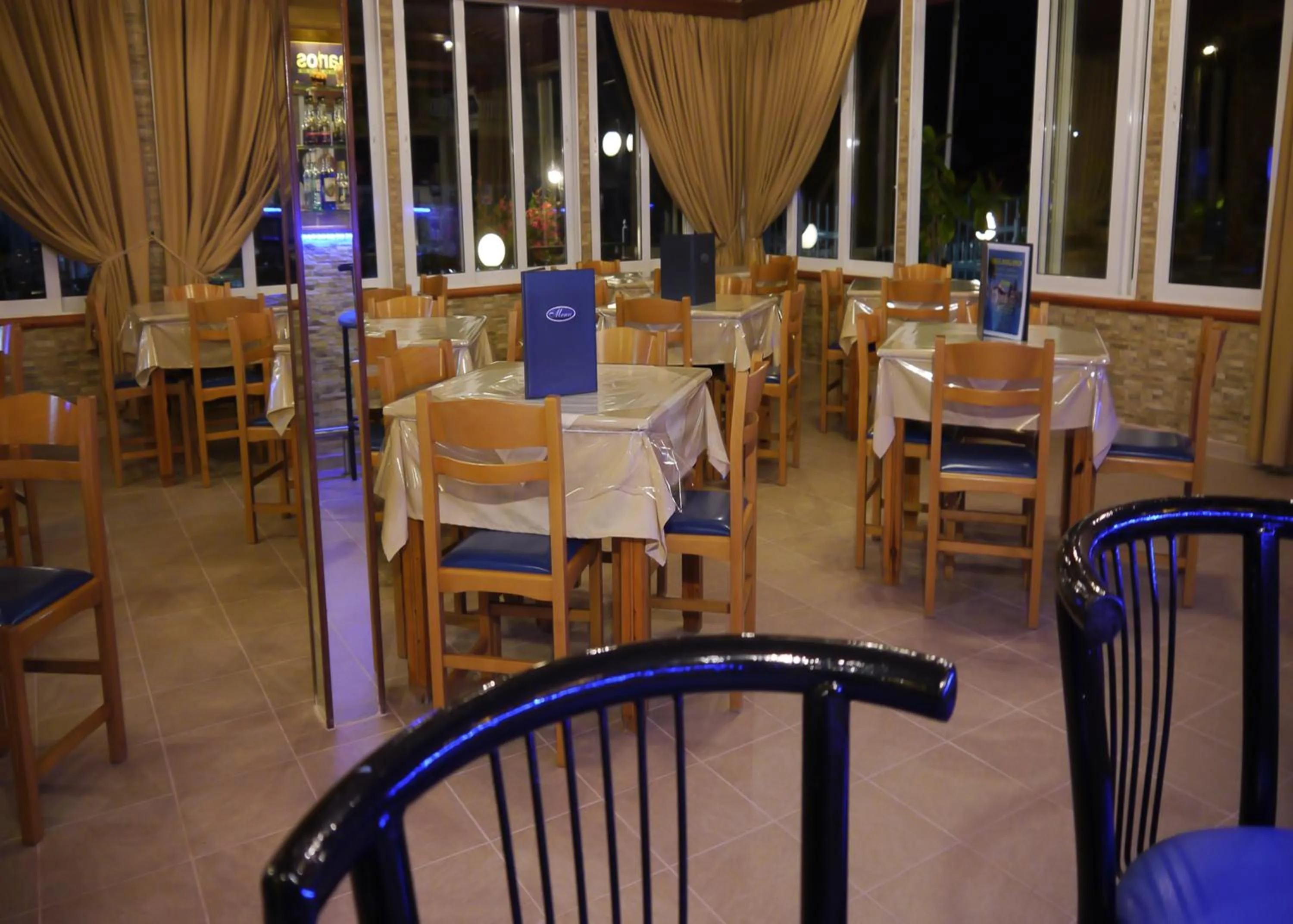 Restaurant/places to eat in Tria Adelphia