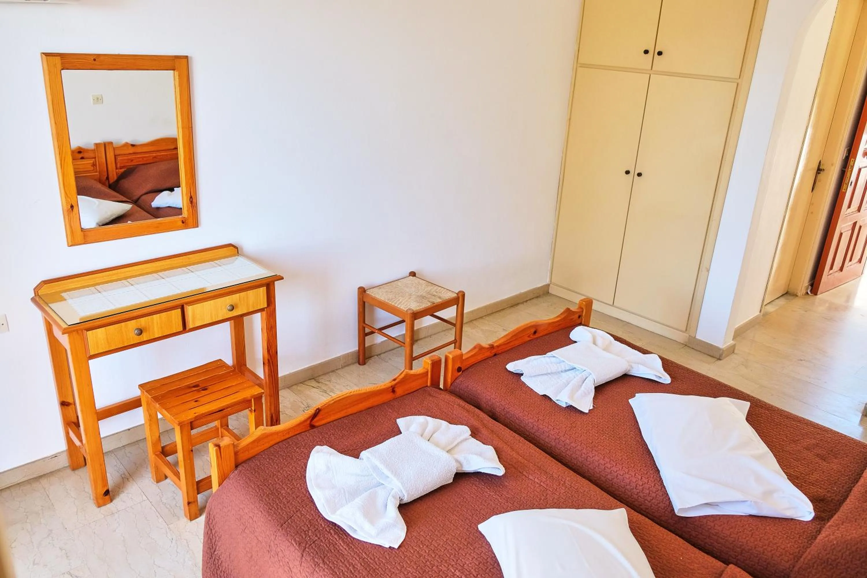 Bedroom, Bed in Tria Adelphia