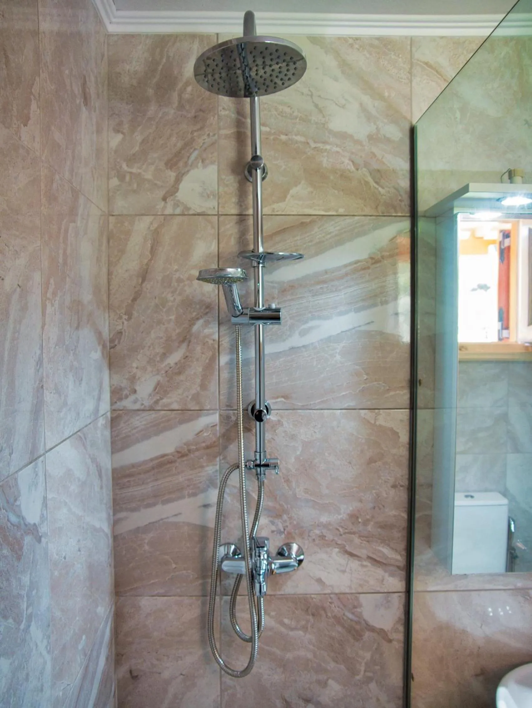 Shower in Tria Adelphia
