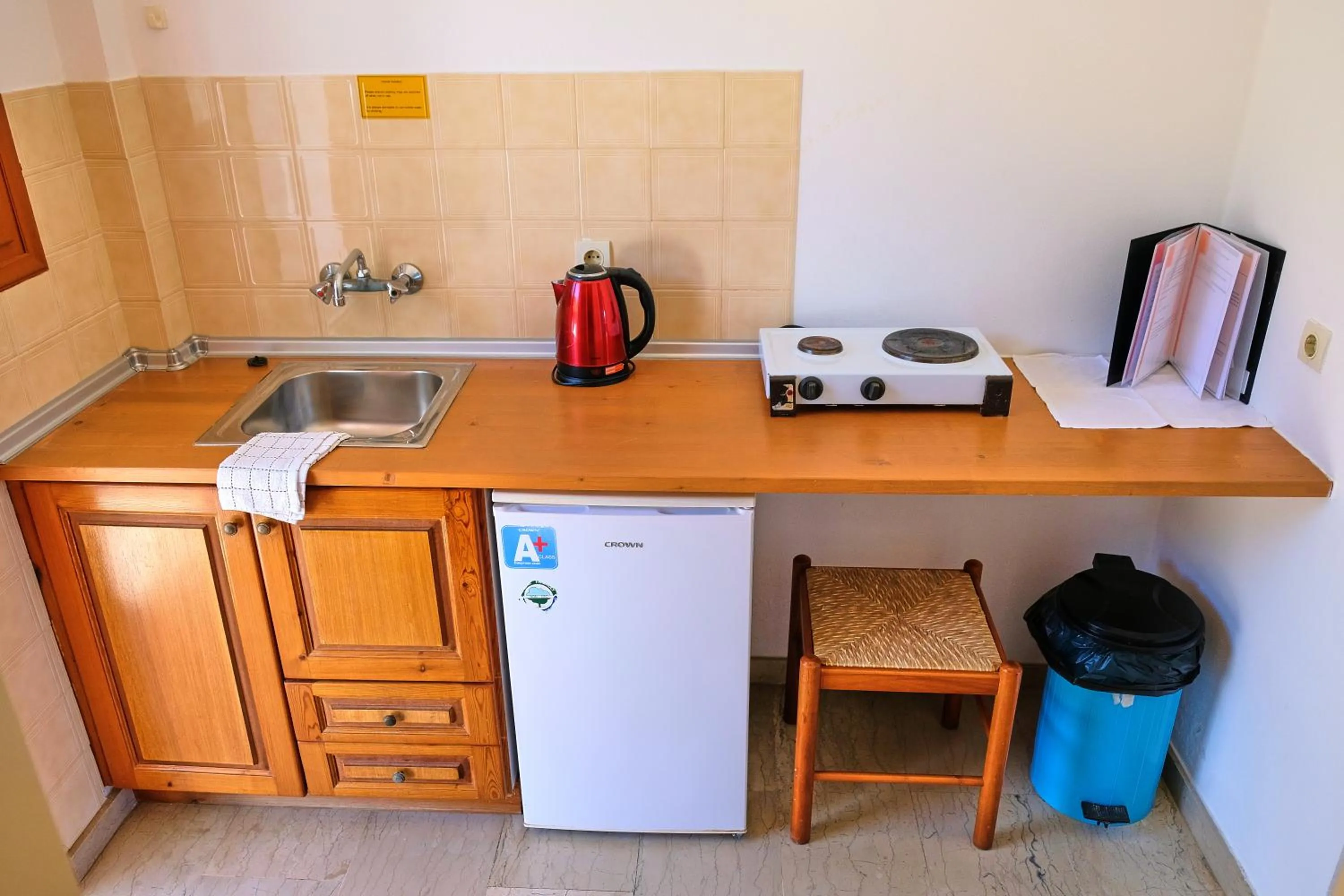 Kitchen or kitchenette in Tria Adelphia