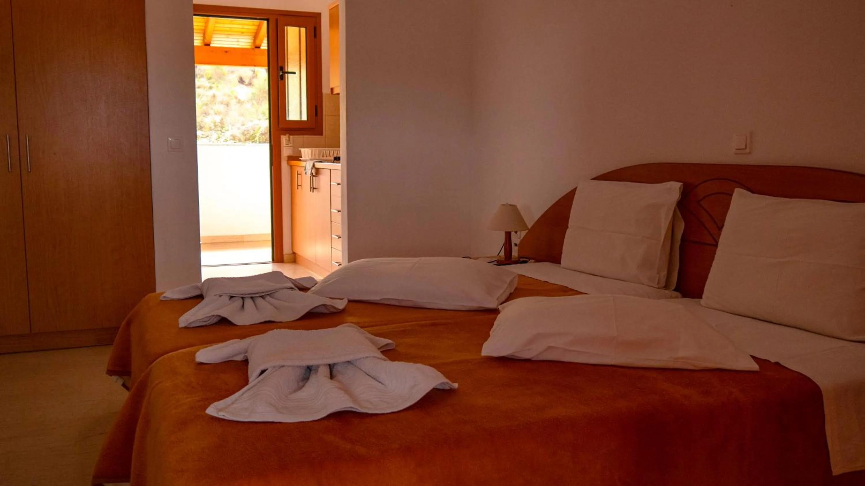 Bed in Tria Adelphia