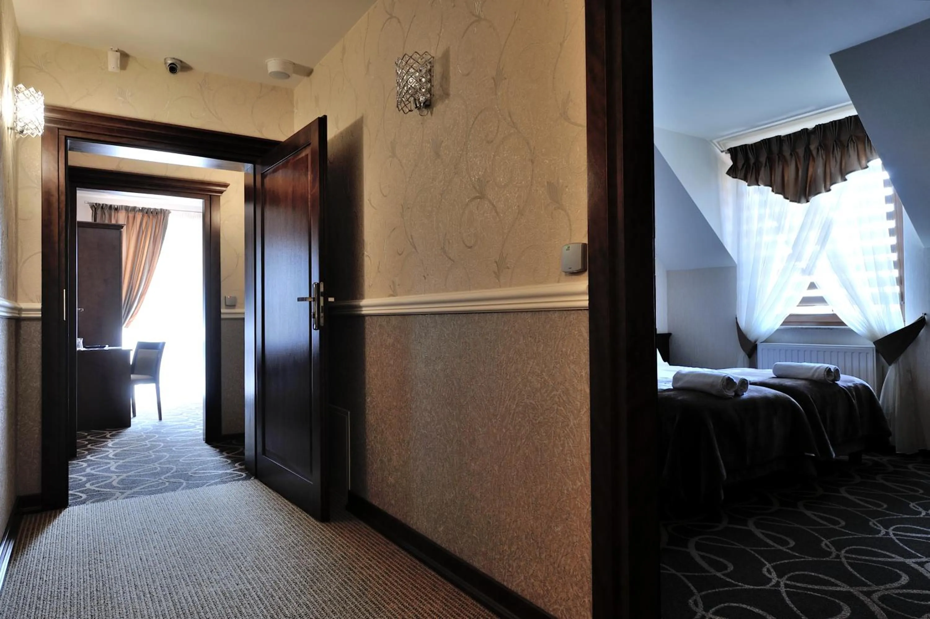 Lobby or reception, Bed in Hotel Dwór Choiny