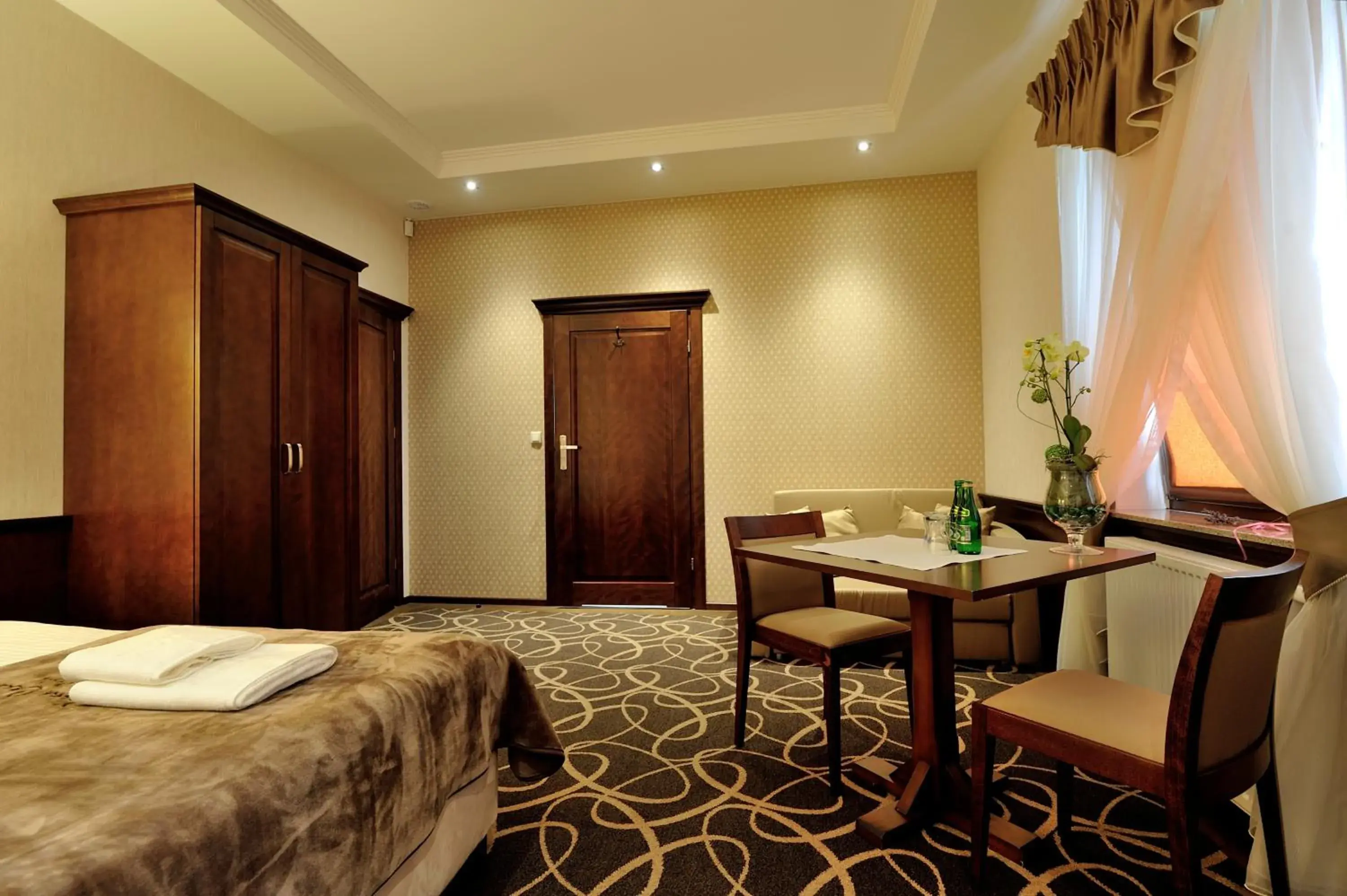 Deluxe Double Room in Hotel Dwór Choiny Deluxe Double Room in Hotel Dwór Choiny