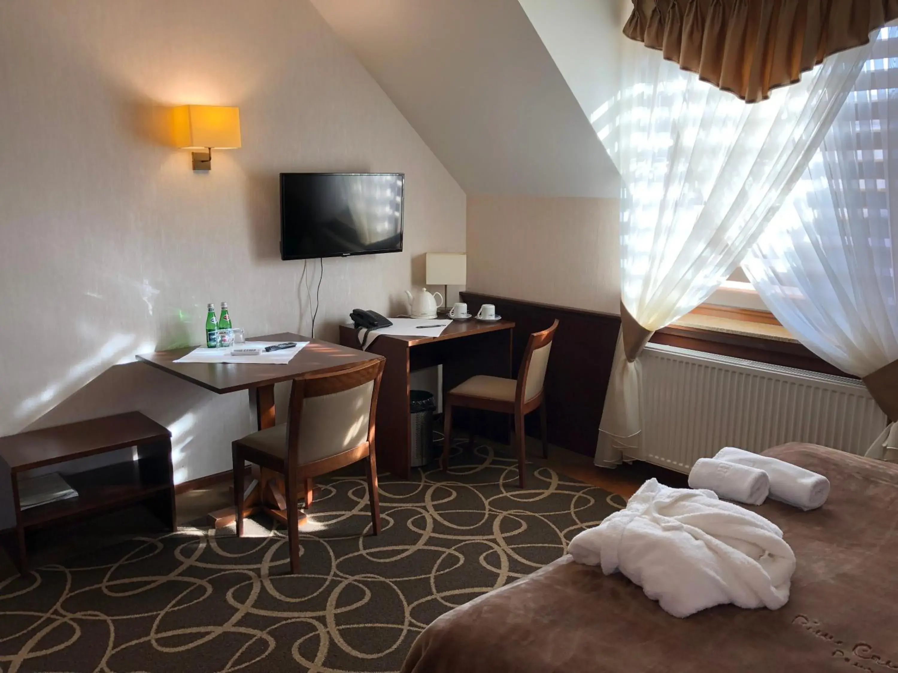 Single Room with Private Bathroom in Hotel Dwór Choiny Single Room with Private Bathroom in Hotel Dwór Choiny