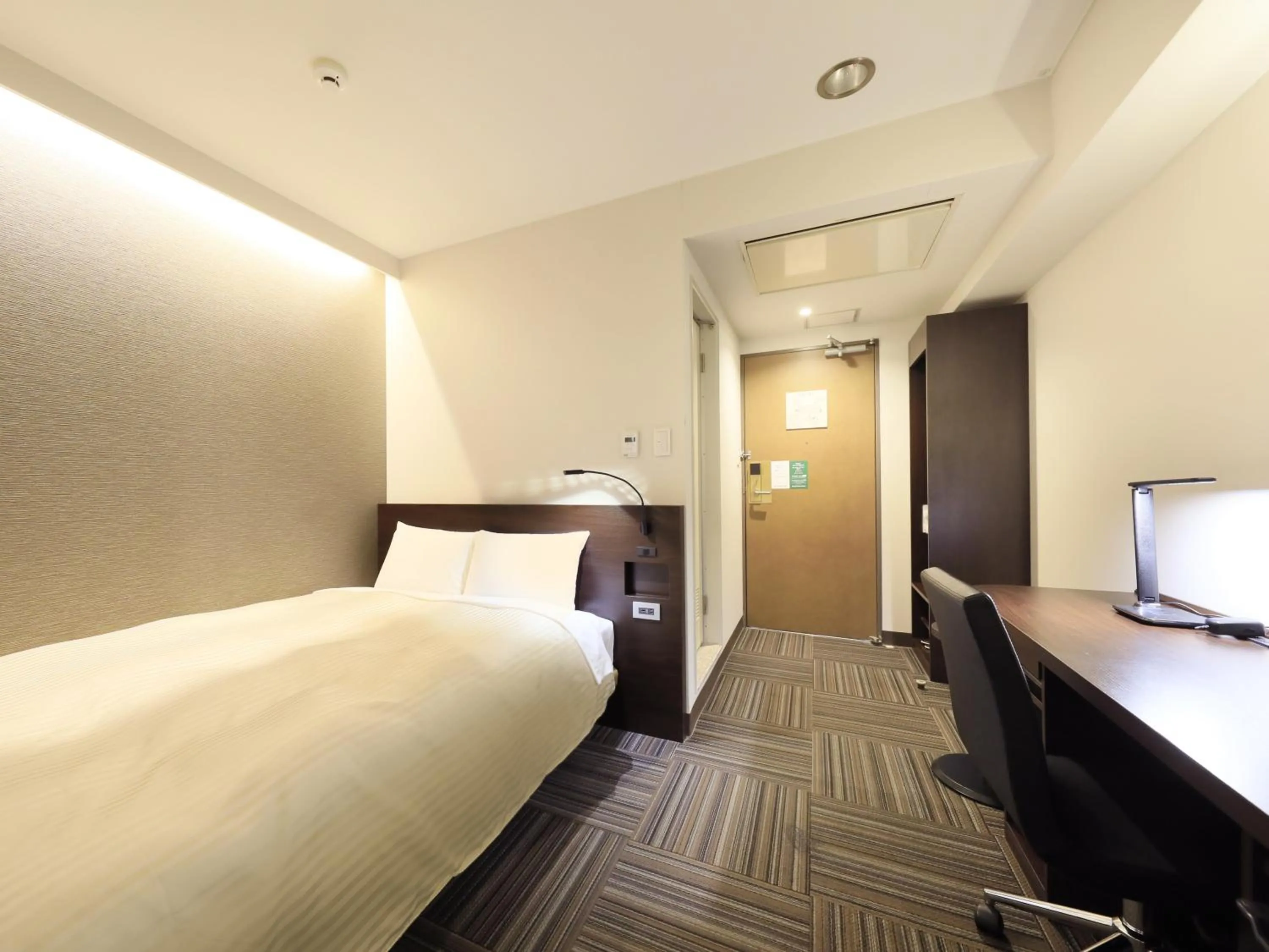 Bed in Atsugi Urban Hotel