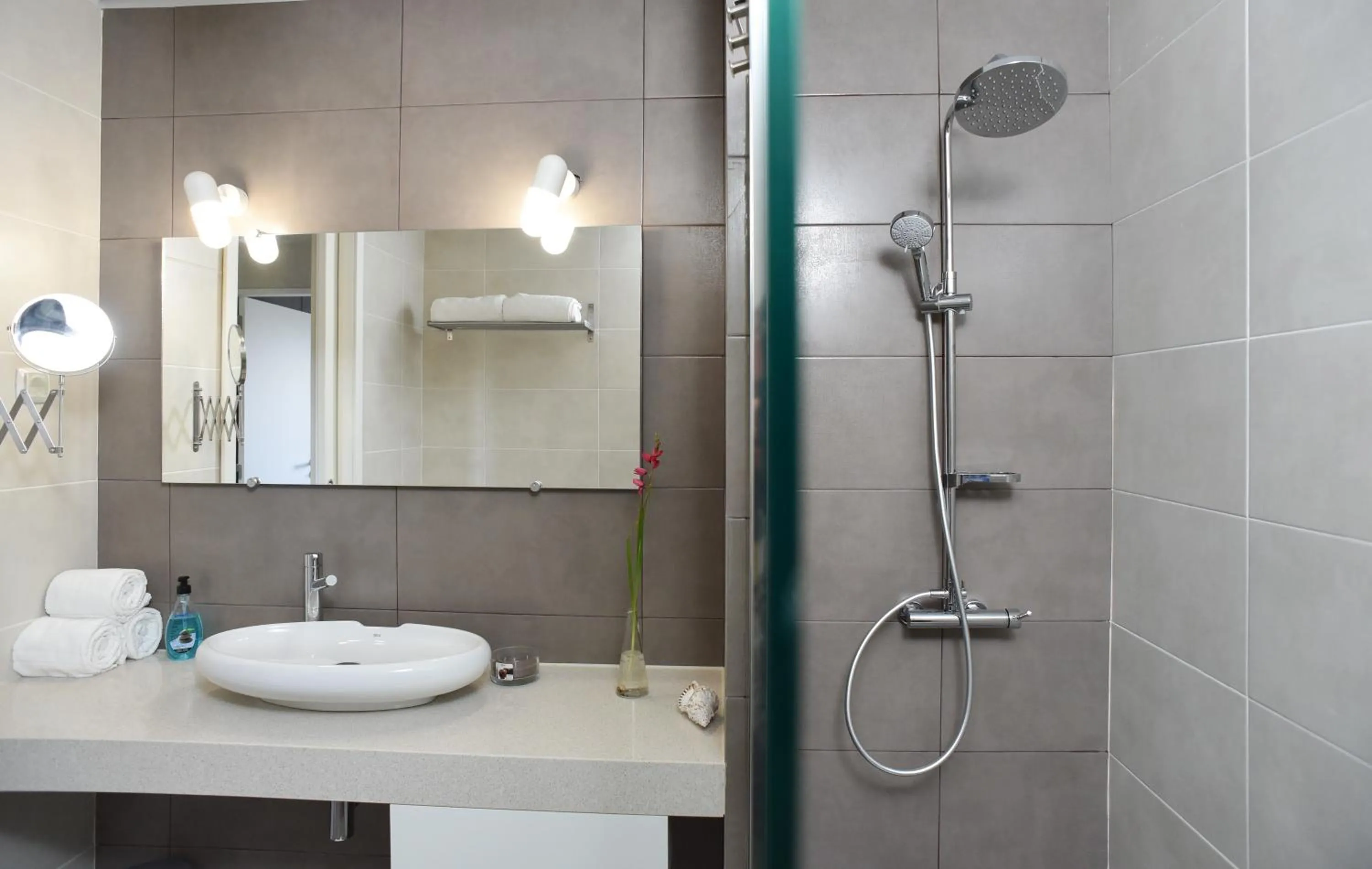 Shower in Casas do Pinheiro