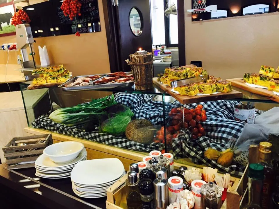 Restaurant/places to eat in Albergo Delle Industrie