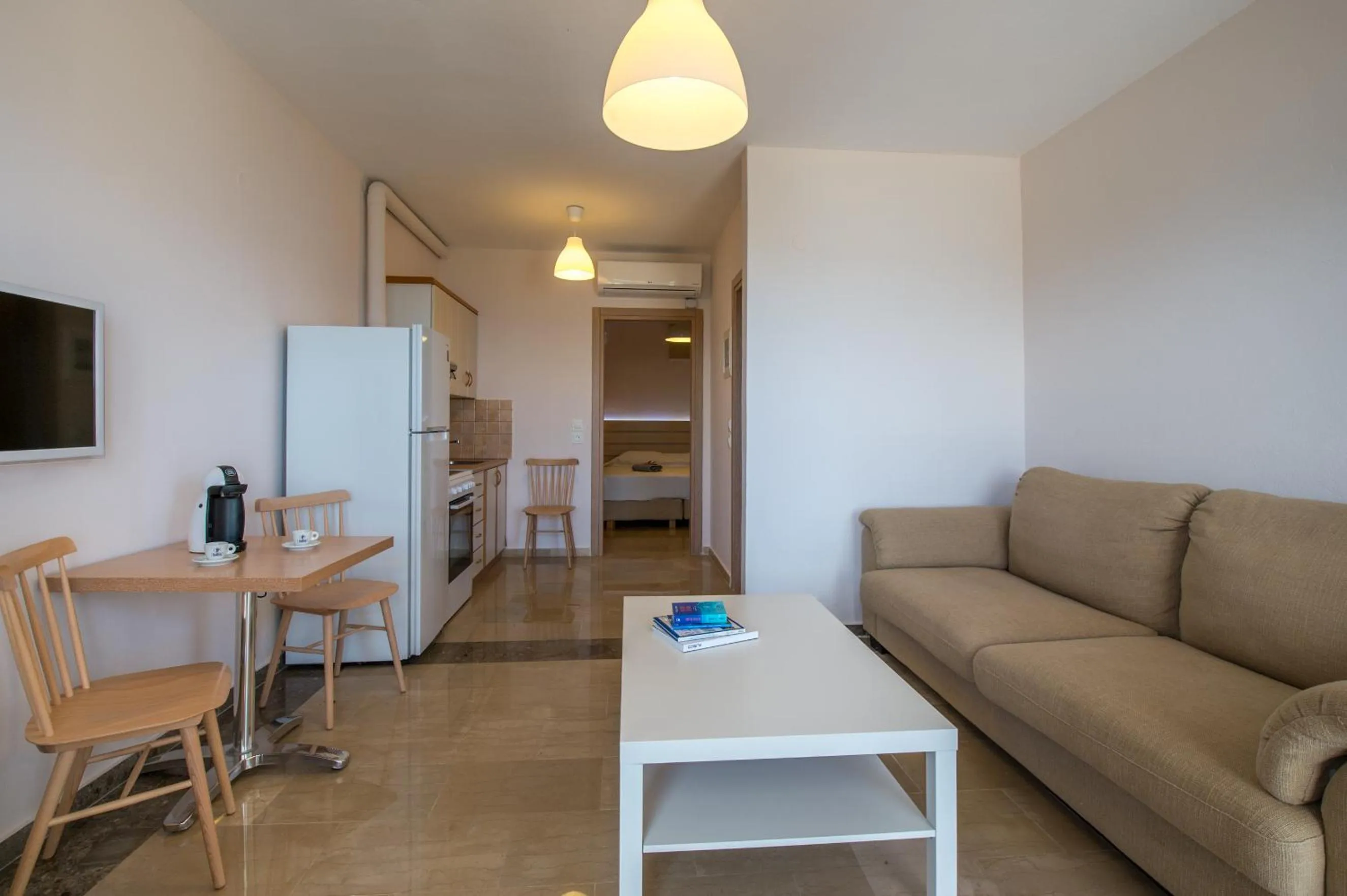 TV and multimedia in Krouzeri Beach Apartments