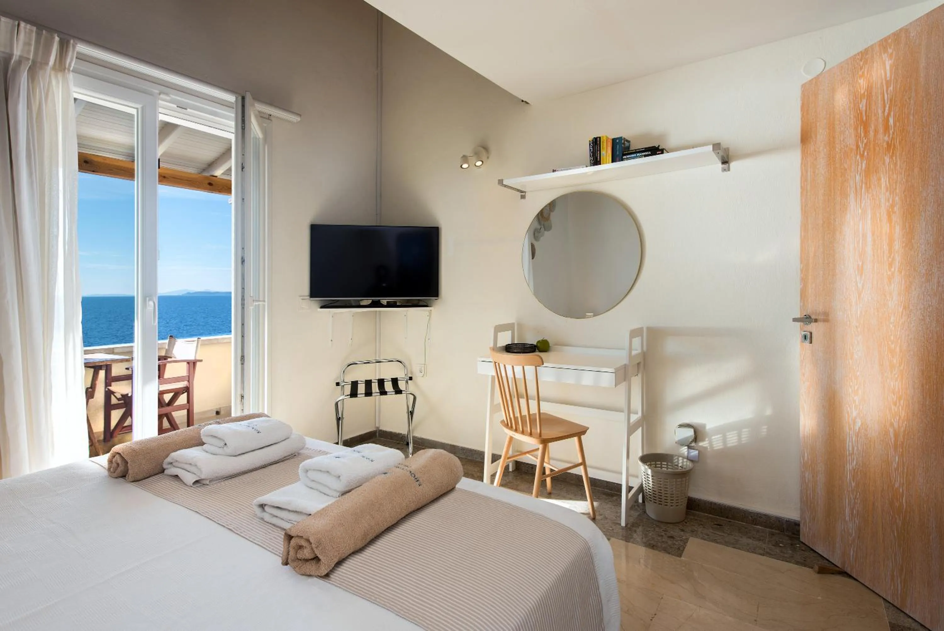 Bed in Krouzeri Beach Apartments