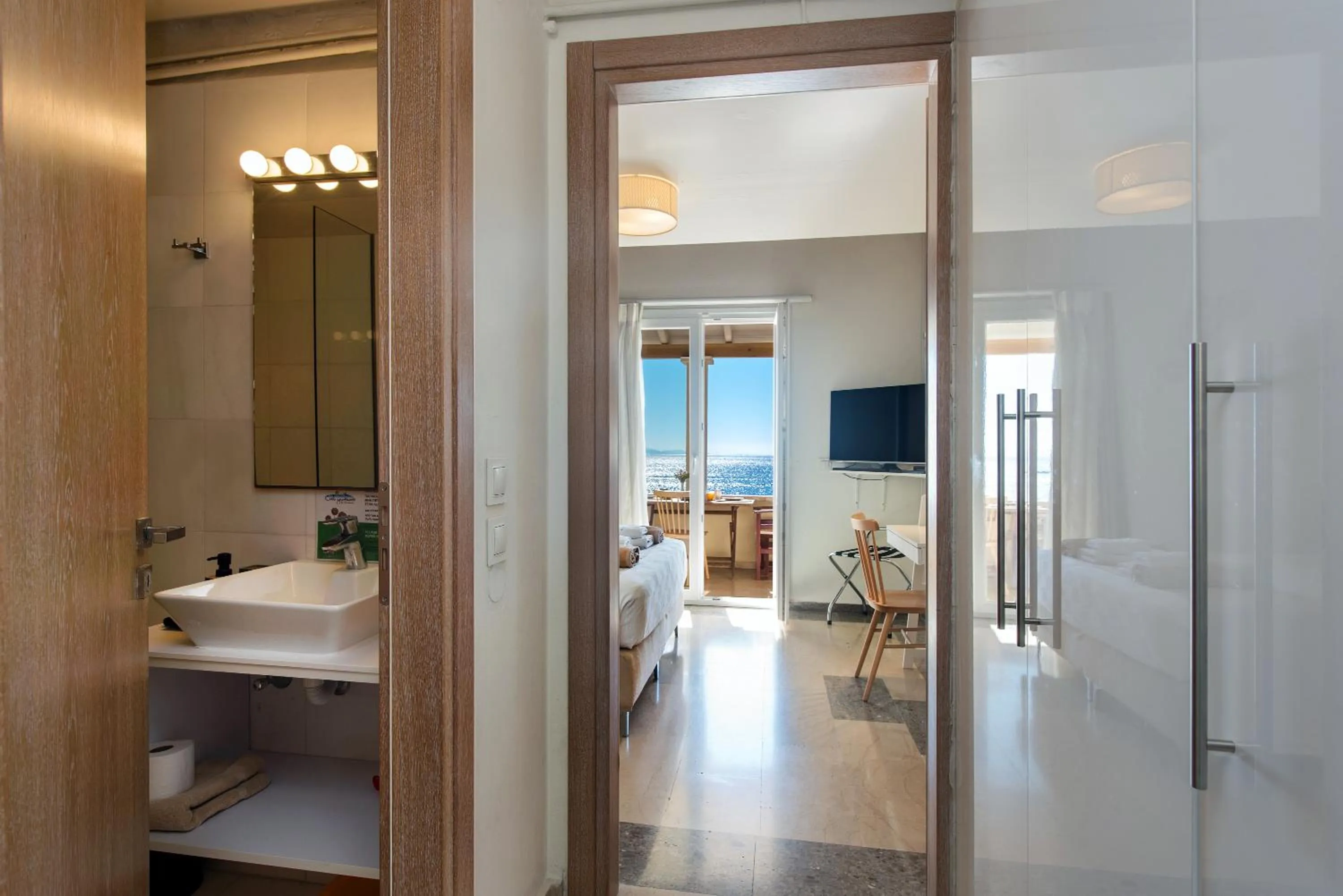 Krouzeri Beach Apartments