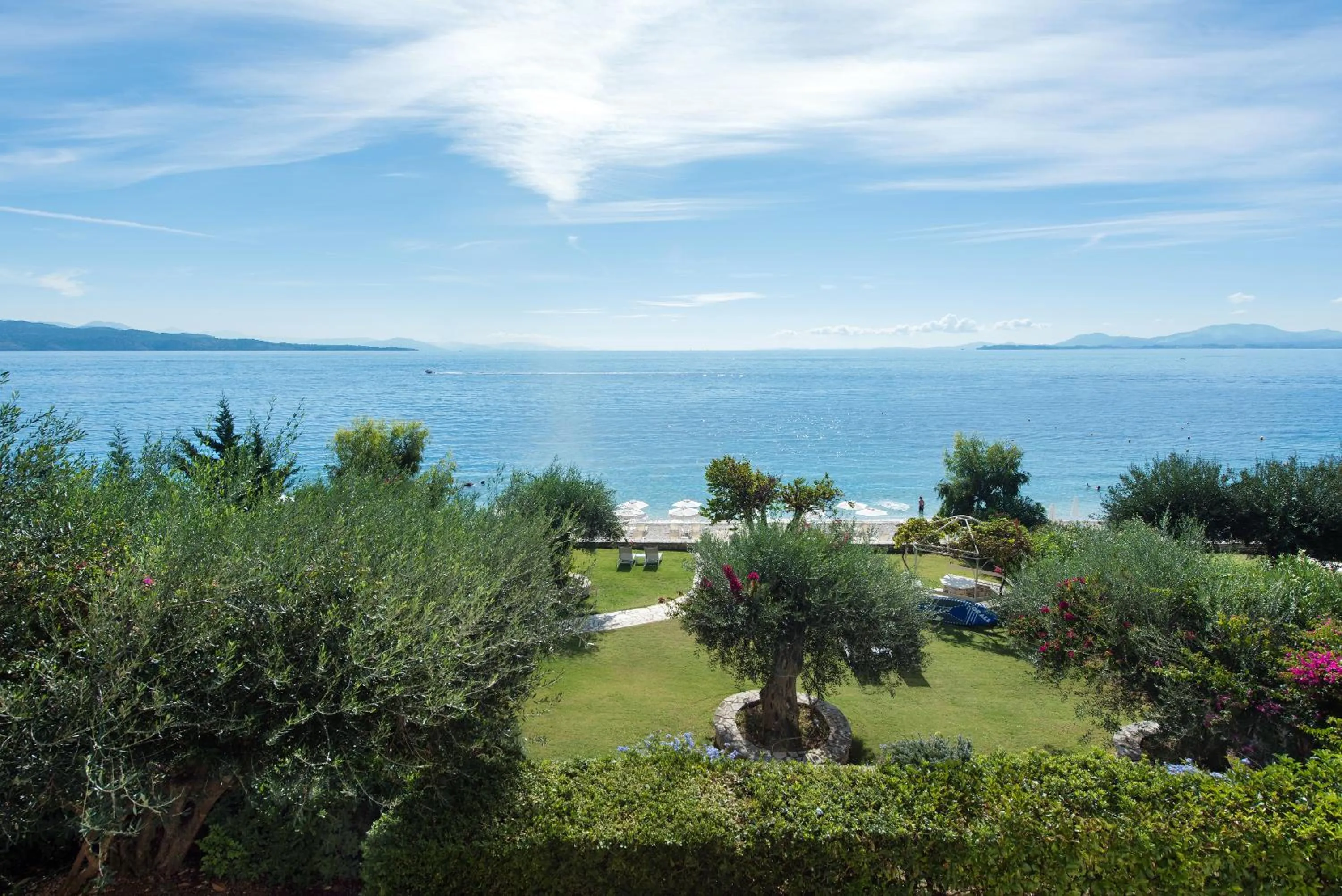 Garden in Krouzeri Beach Apartments