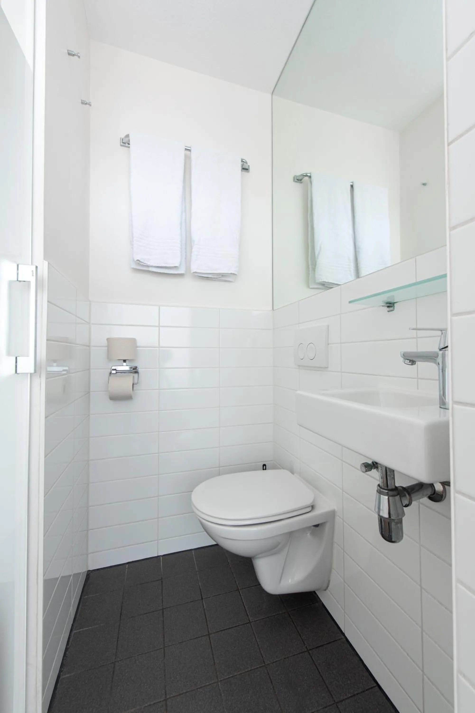 Bathroom in easyHotel Amsterdam City Centre South