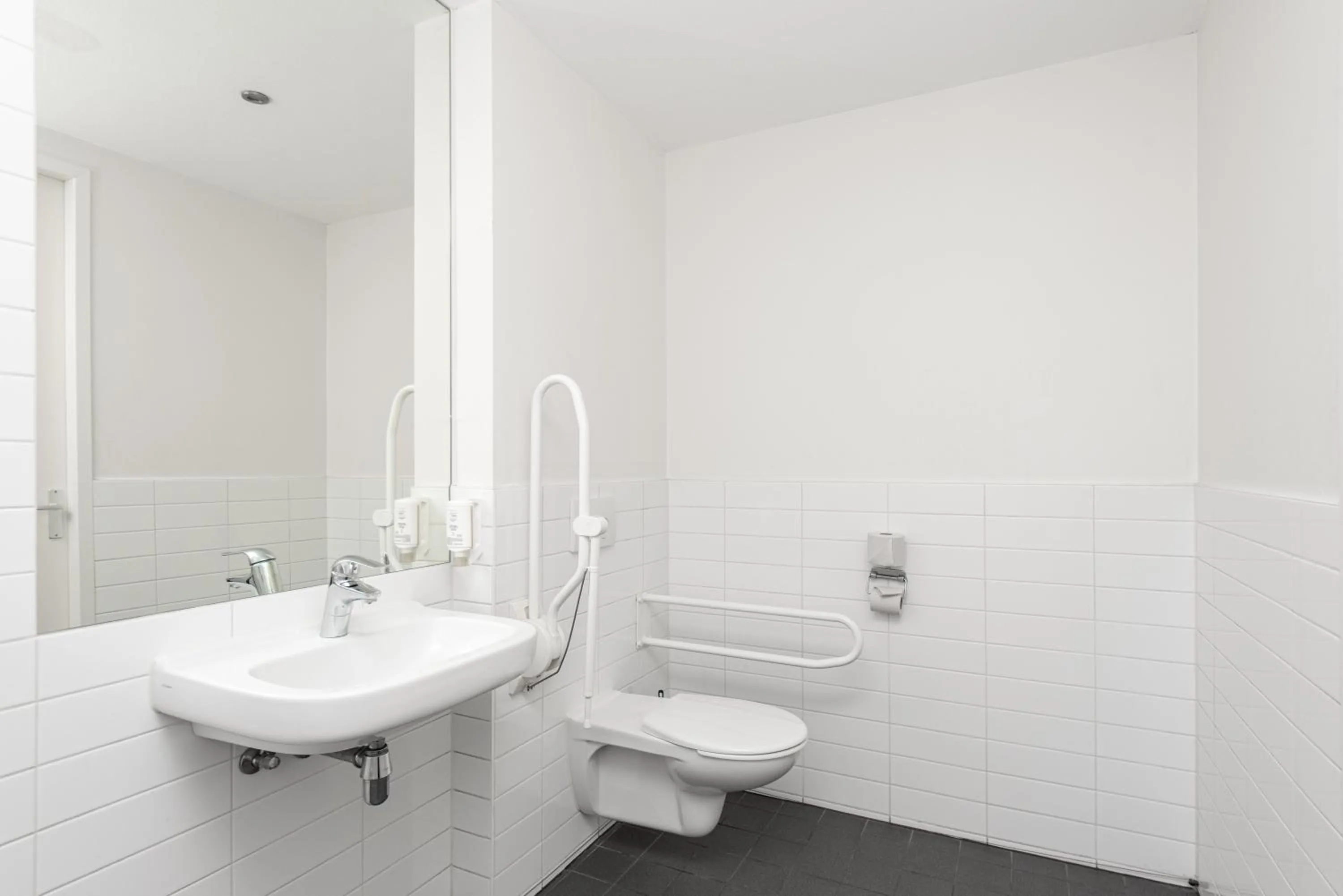 Bathroom in easyHotel Amsterdam City Centre South