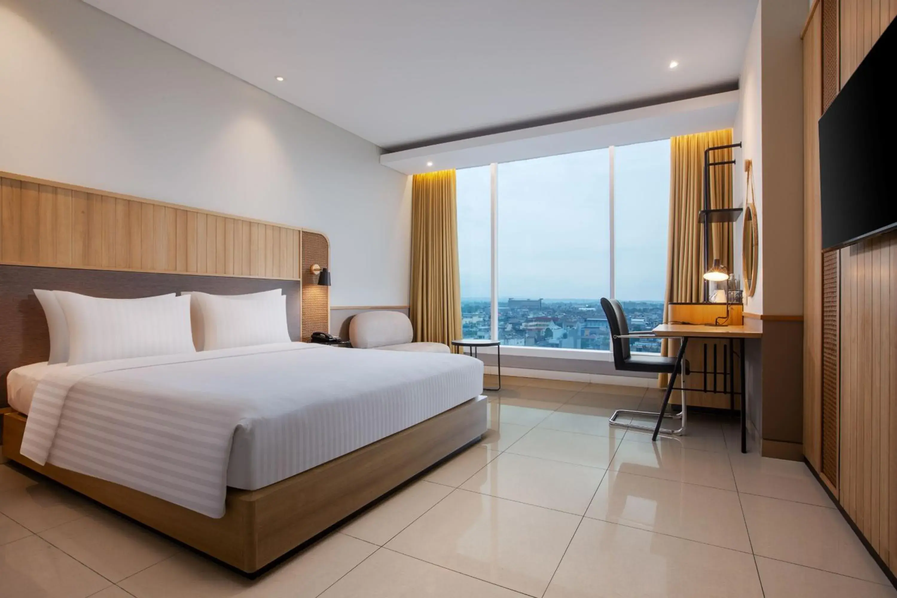 Deluxe Room in Hotel Santika Tasikmalaya Deluxe Room in Hotel Santika Tasikmalaya