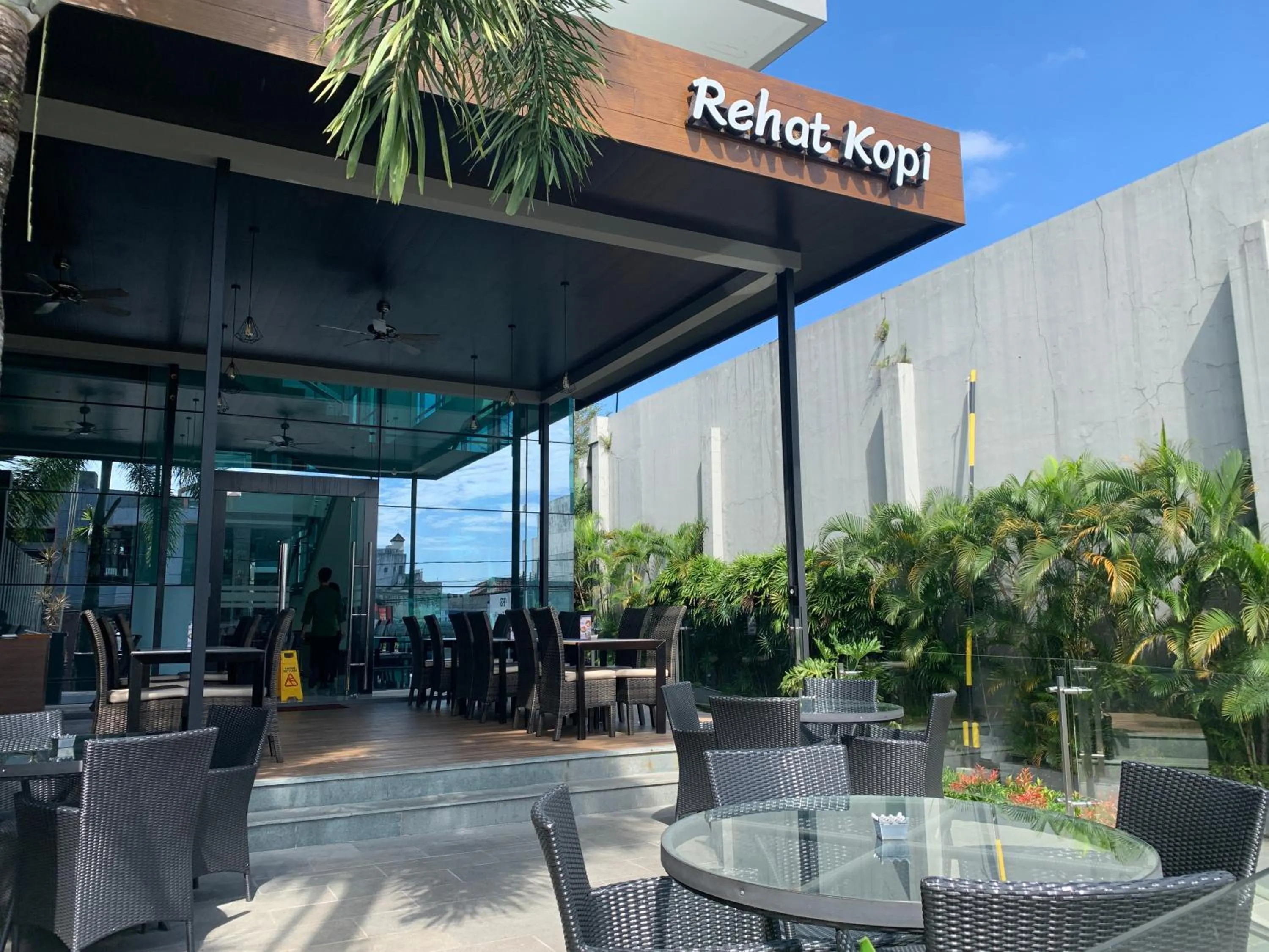 Lounge or bar in Hotel Santika Tasikmalaya