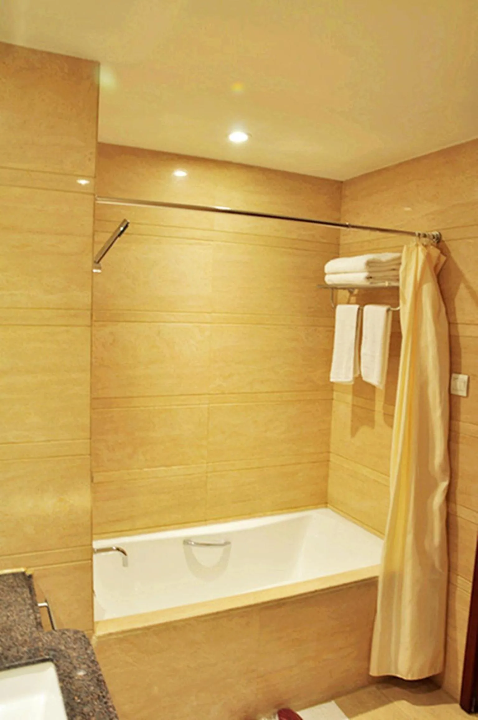 Bathroom in Ziyuan Service Apartment