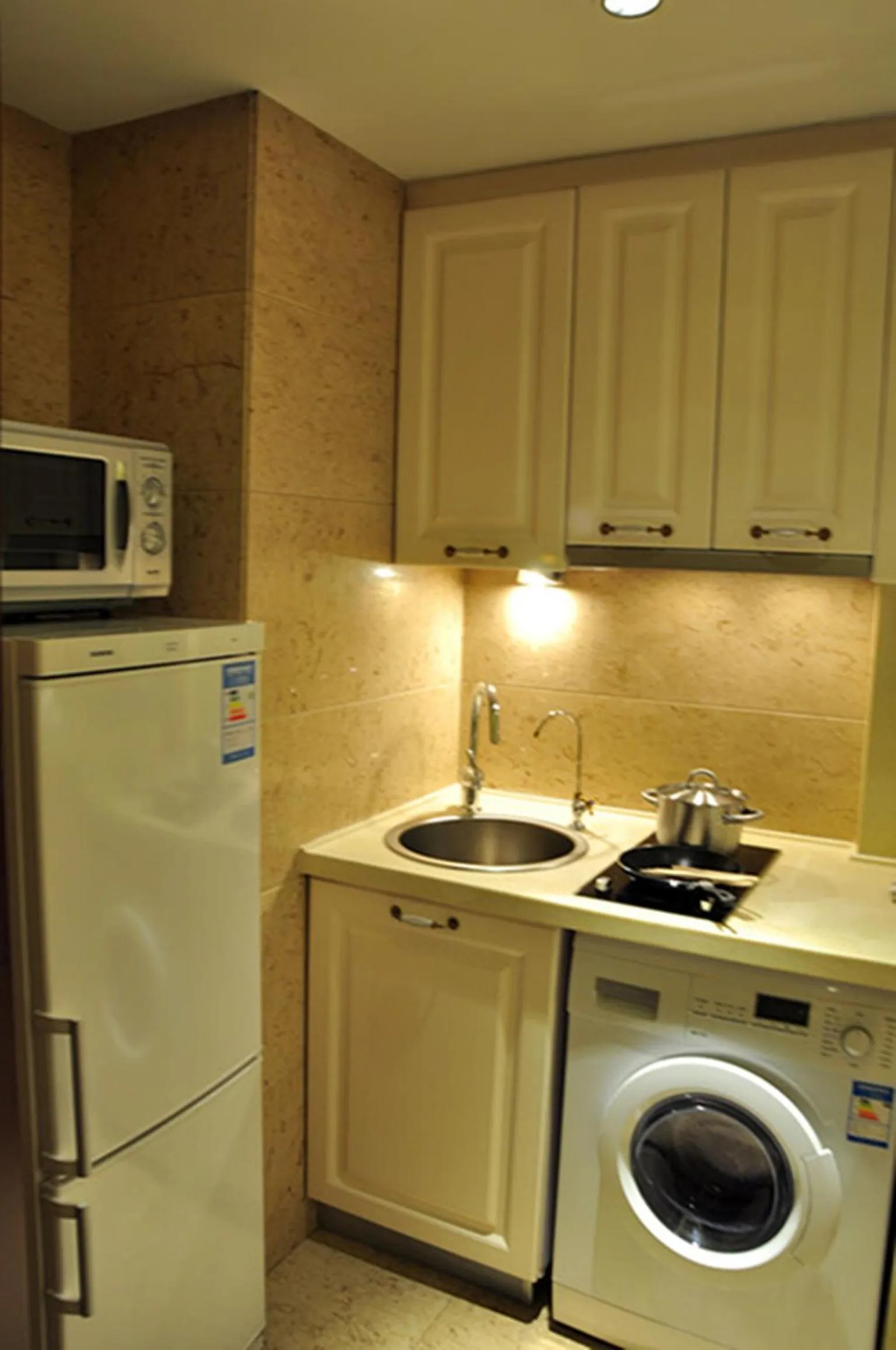 Kitchen or kitchenette in Ziyuan Service Apartment