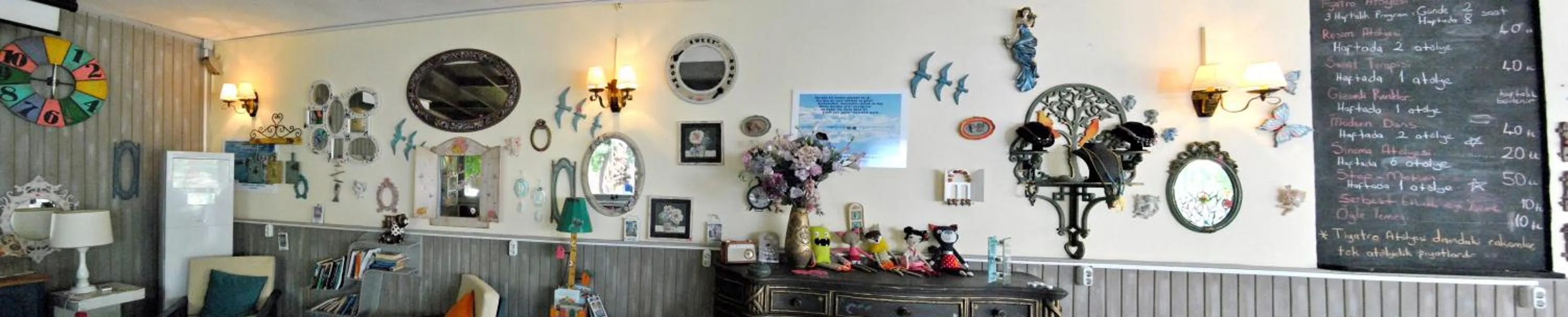 Decorative detail in Benna Hotel