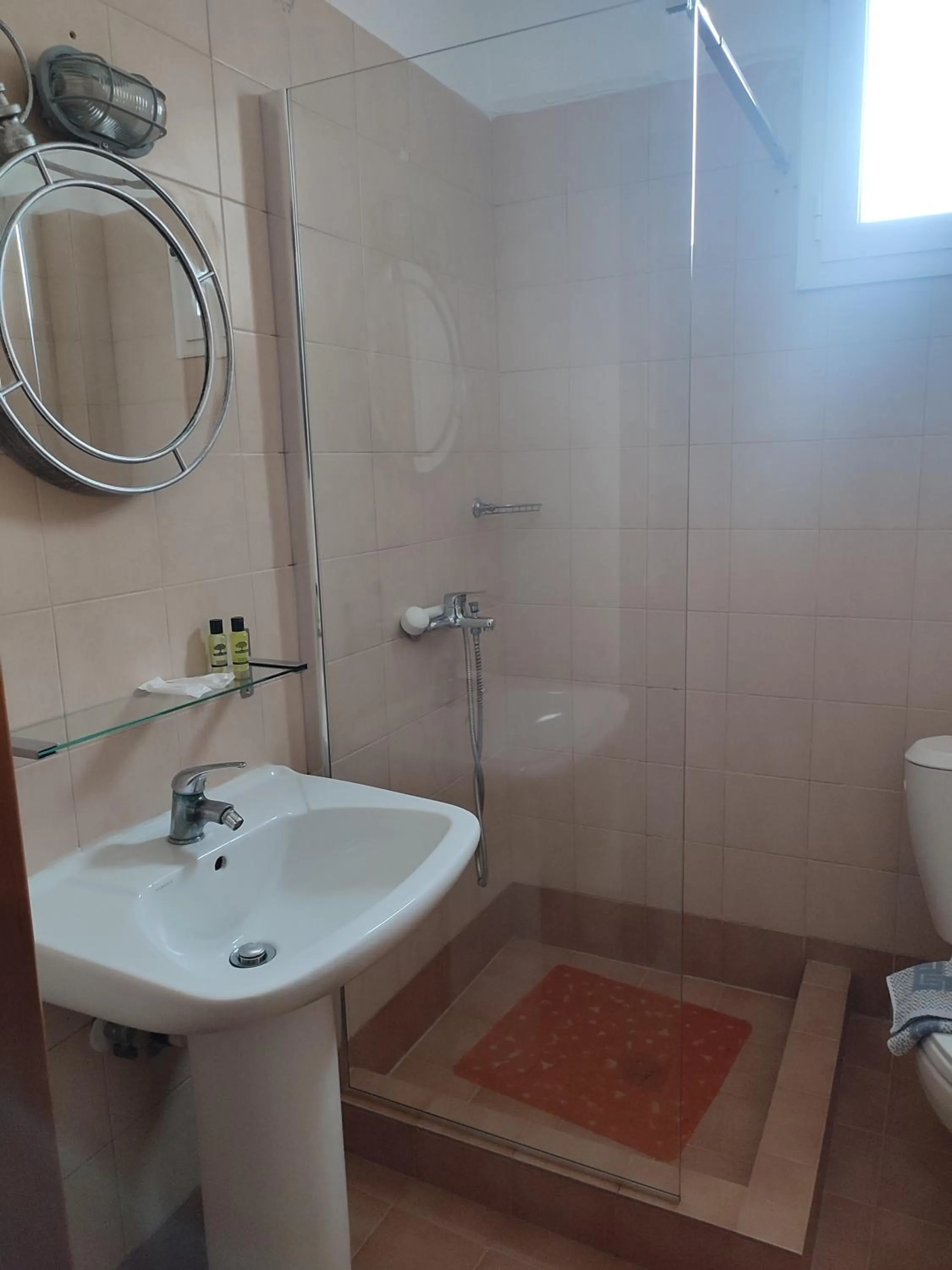 Bathroom in Bella Grecia