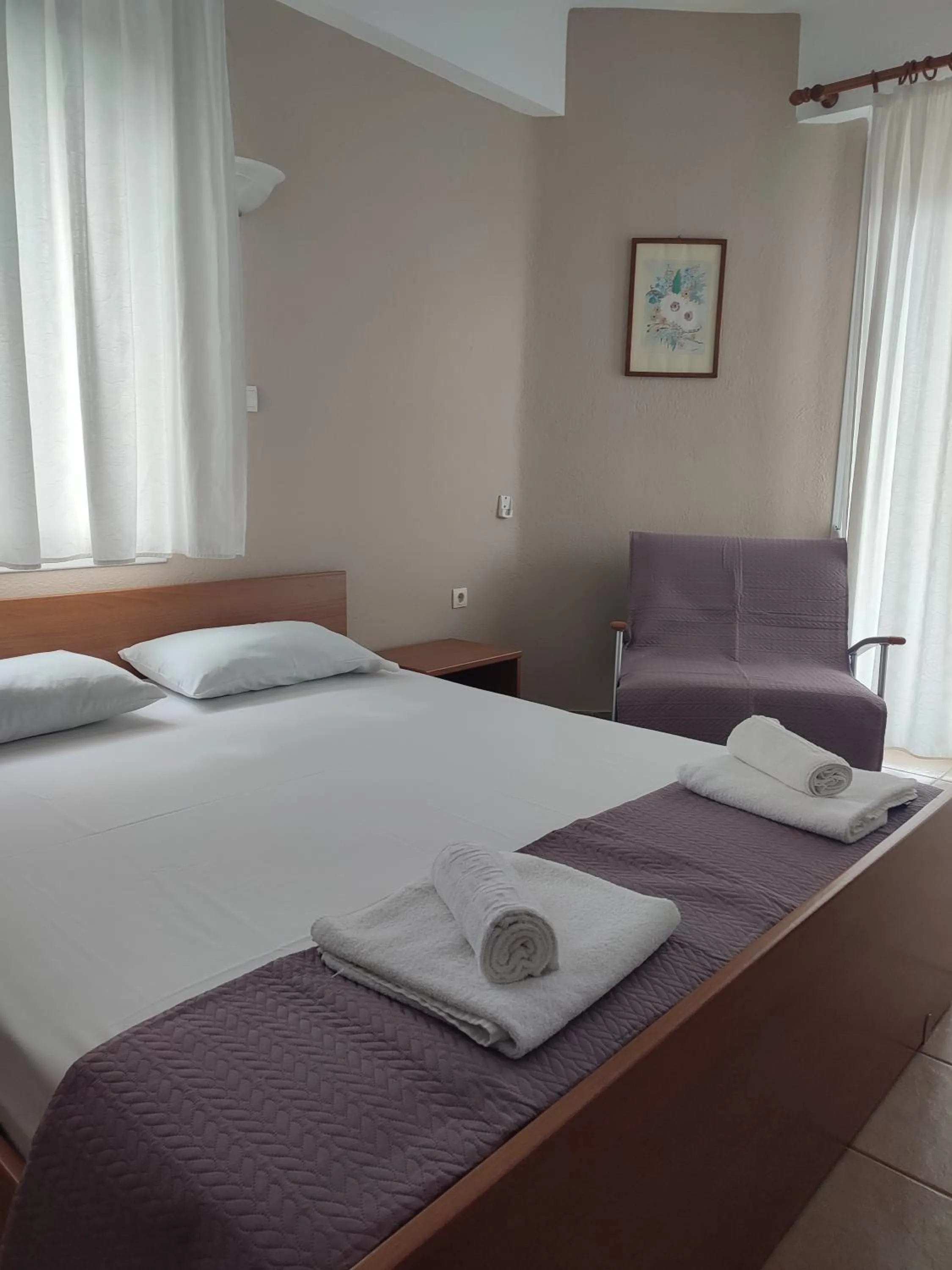 Photo of the whole room, Bed in Bella Grecia