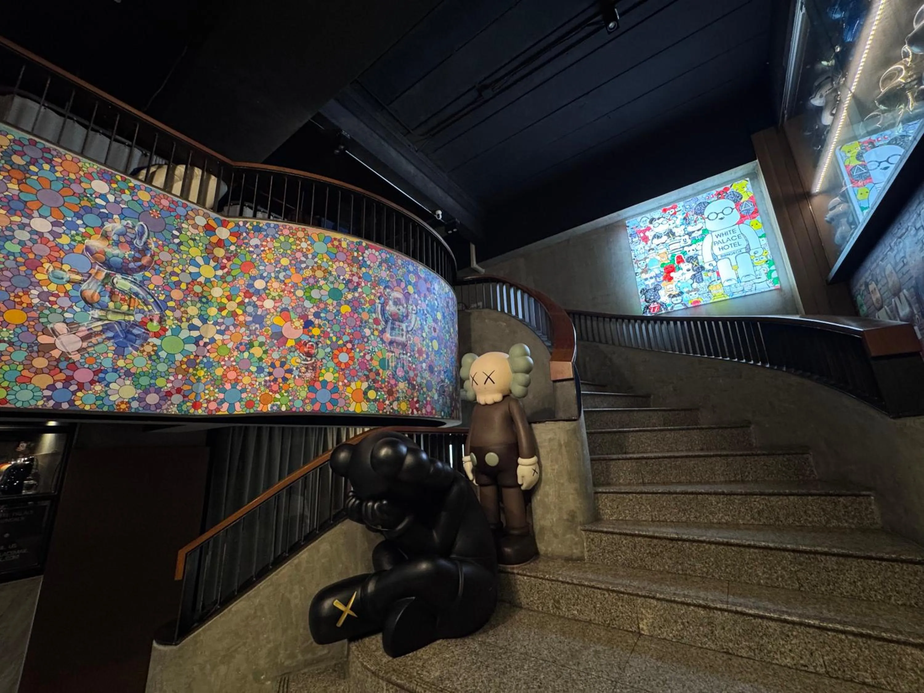 Area and facilities in White Palace Bangkok